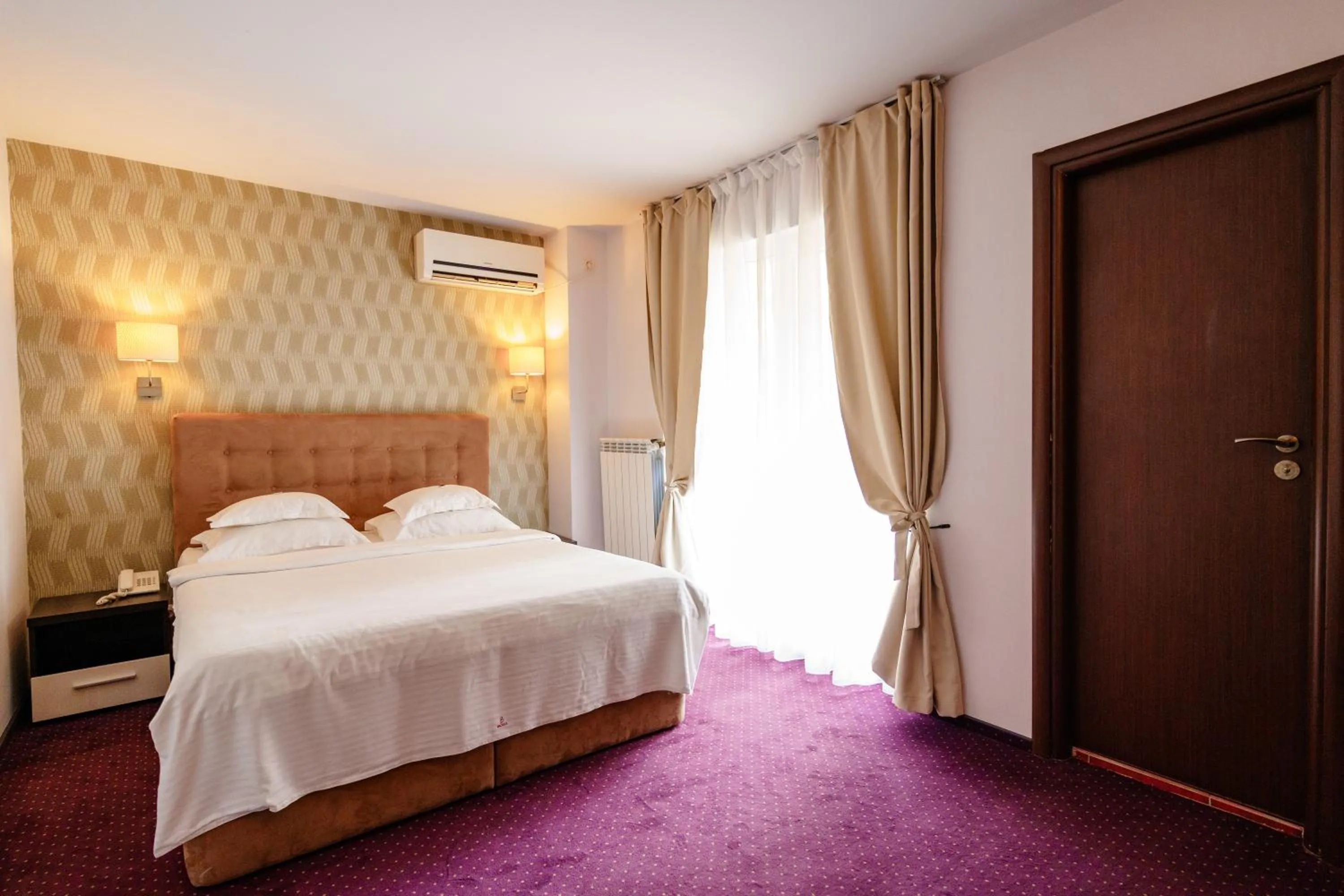 Bedroom, Bed in Bacolux Afrodita, Herculane