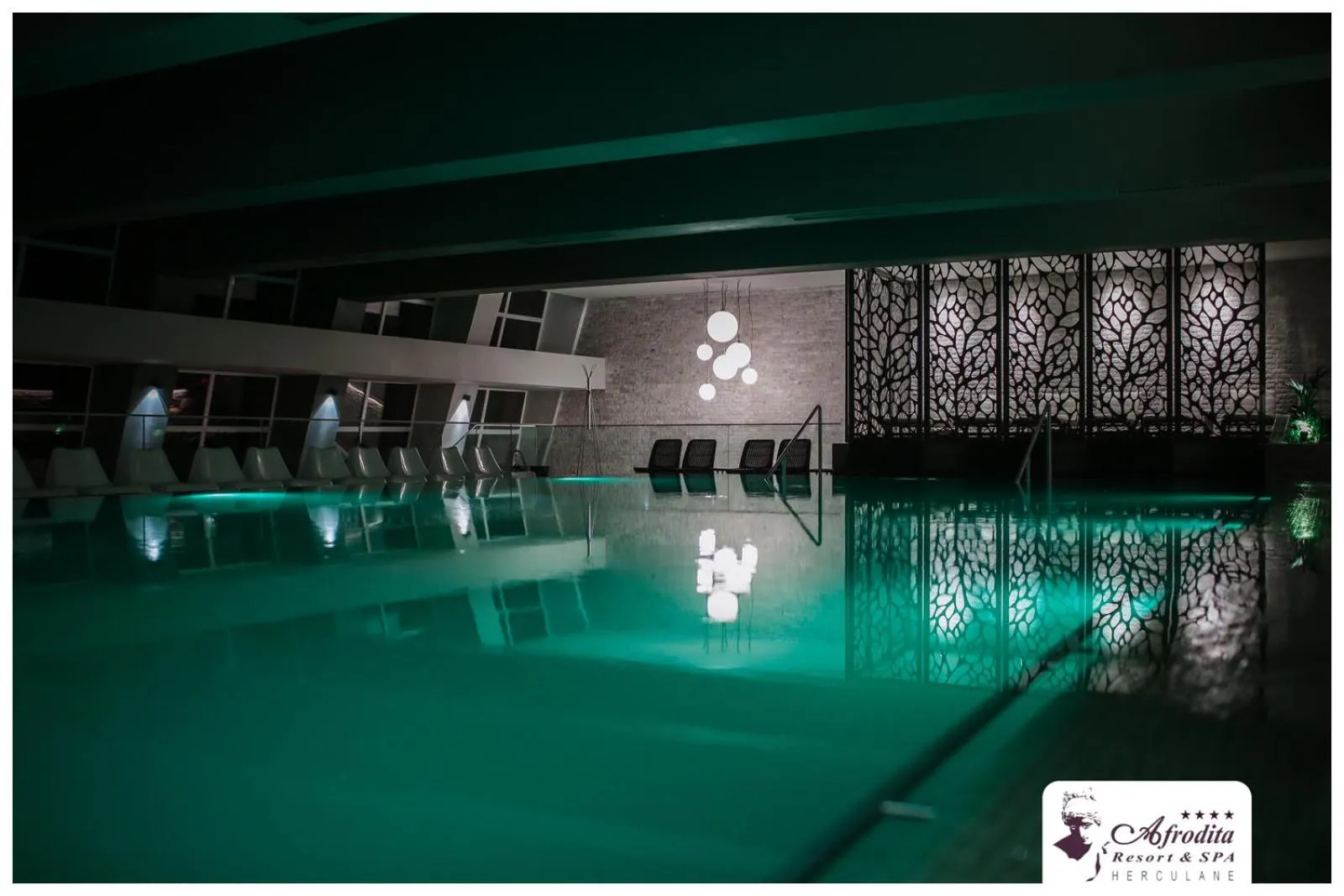 Swimming pool in Bacolux Afrodita, Herculane