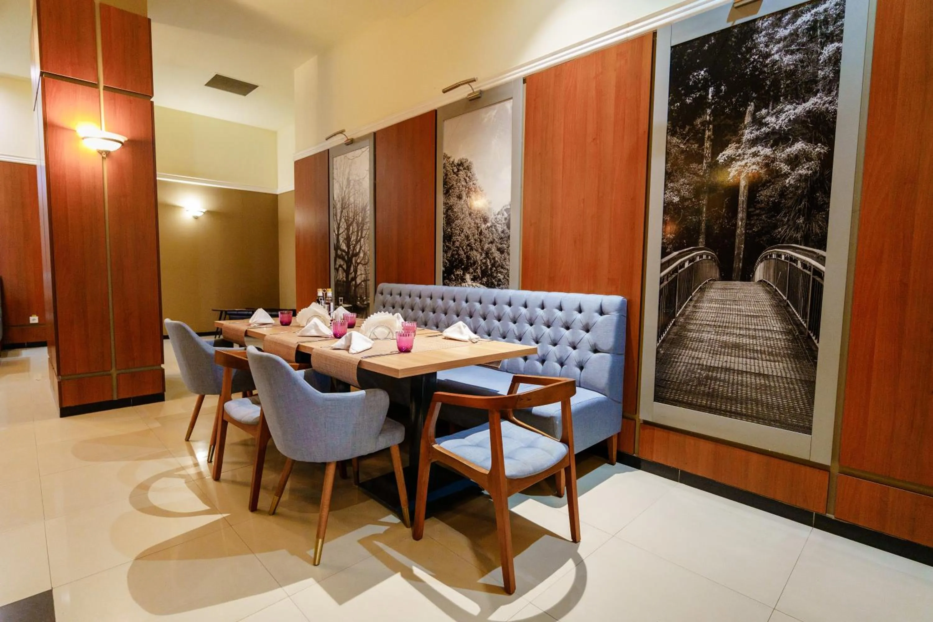 Restaurant/places to eat in Bacolux Afrodita, Herculane