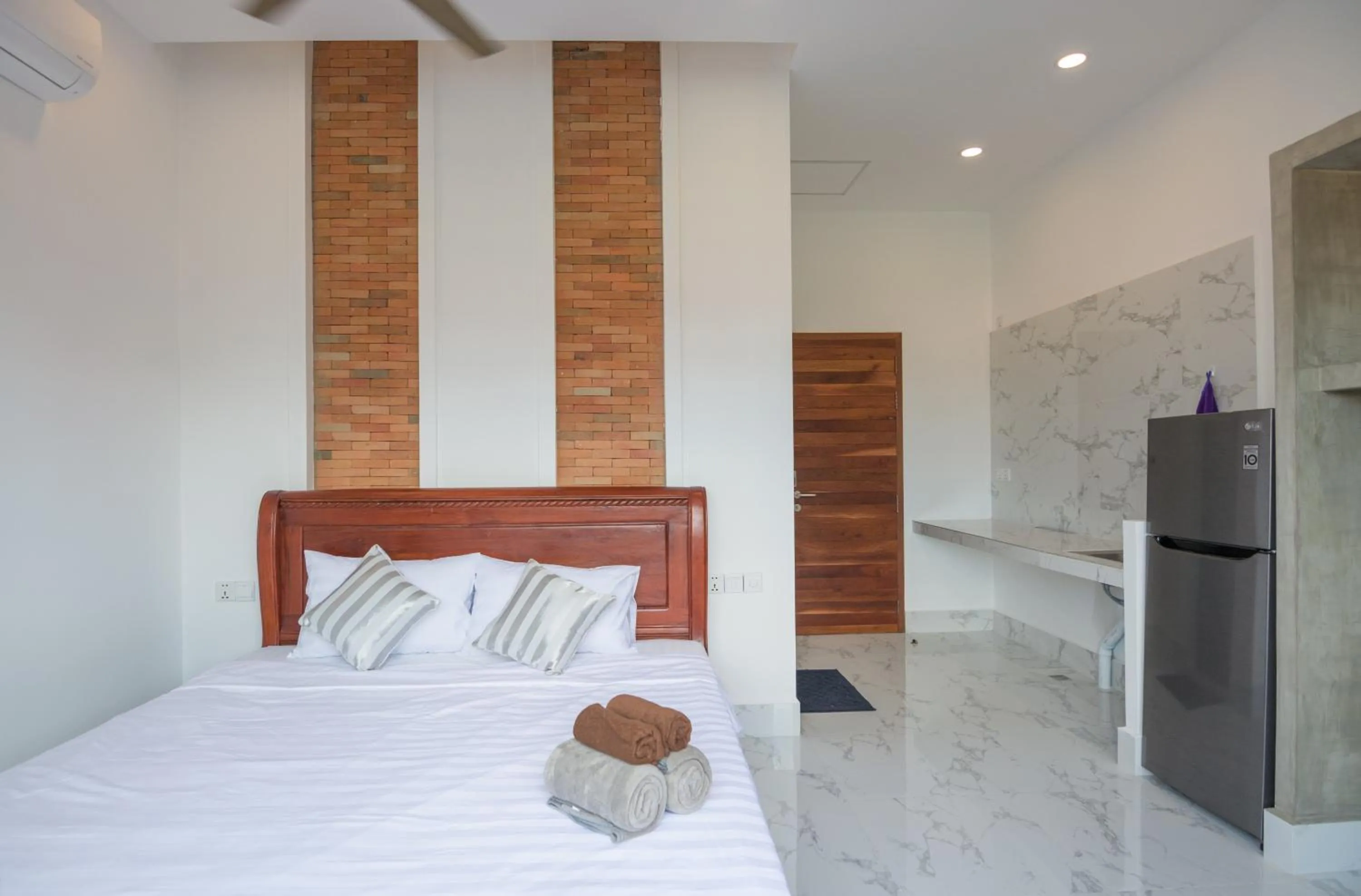 Bedroom, Bed in Siemreap City Residence