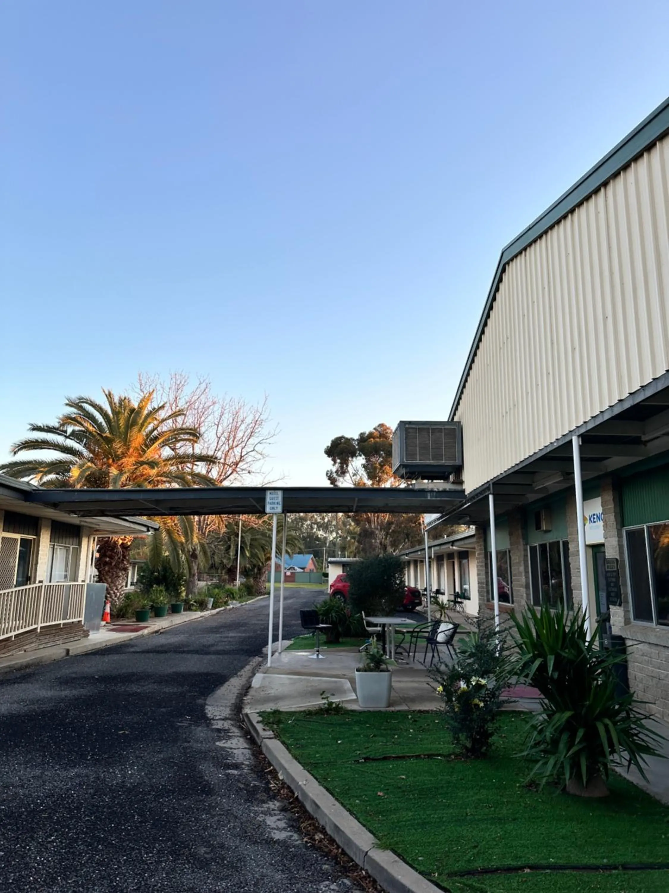 Property building in The Shamrock Hotel Balranald