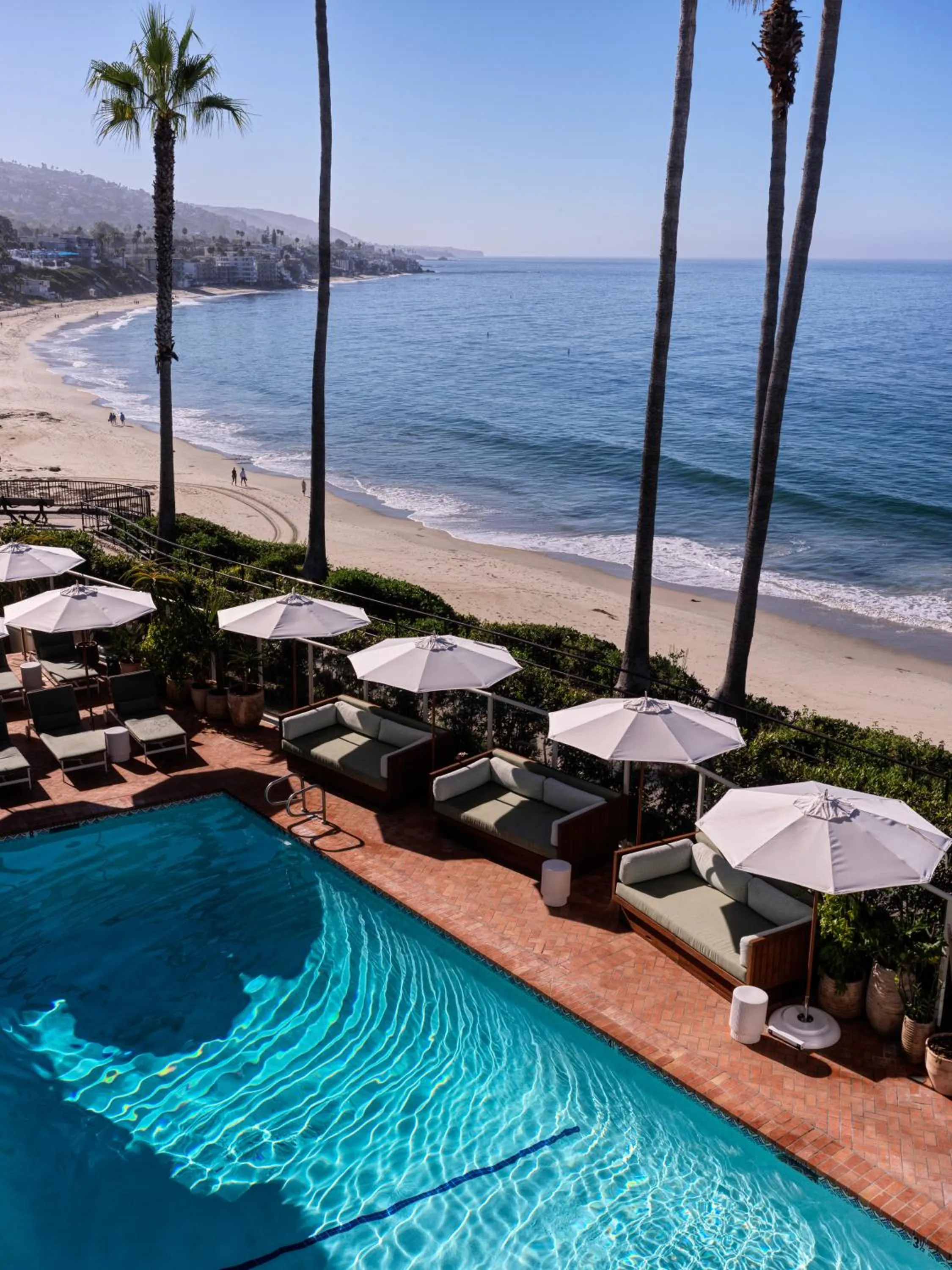 Swimming pool in Casa Loma Beach Hotel