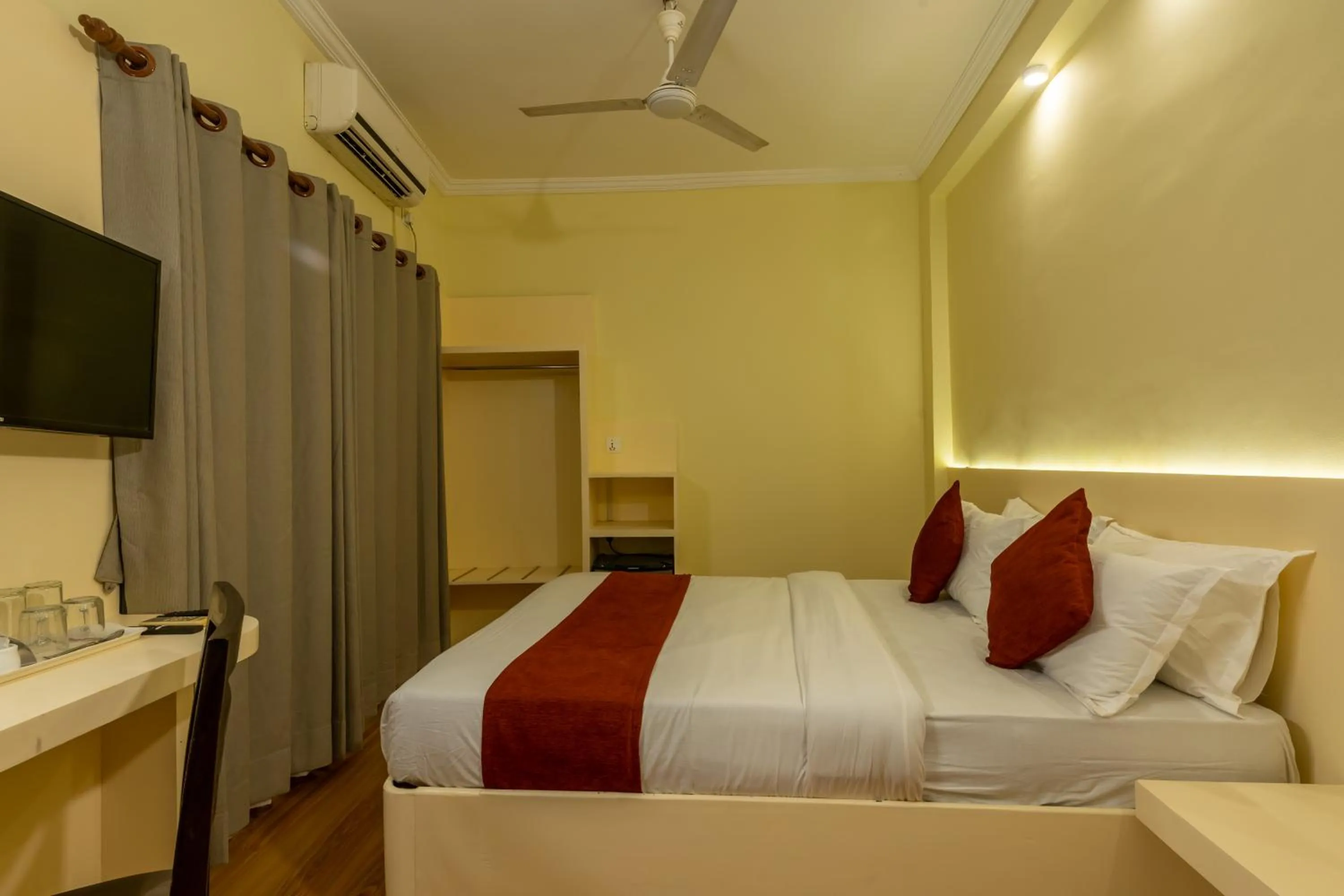 Bed in Hotel Peaceland Lumbini