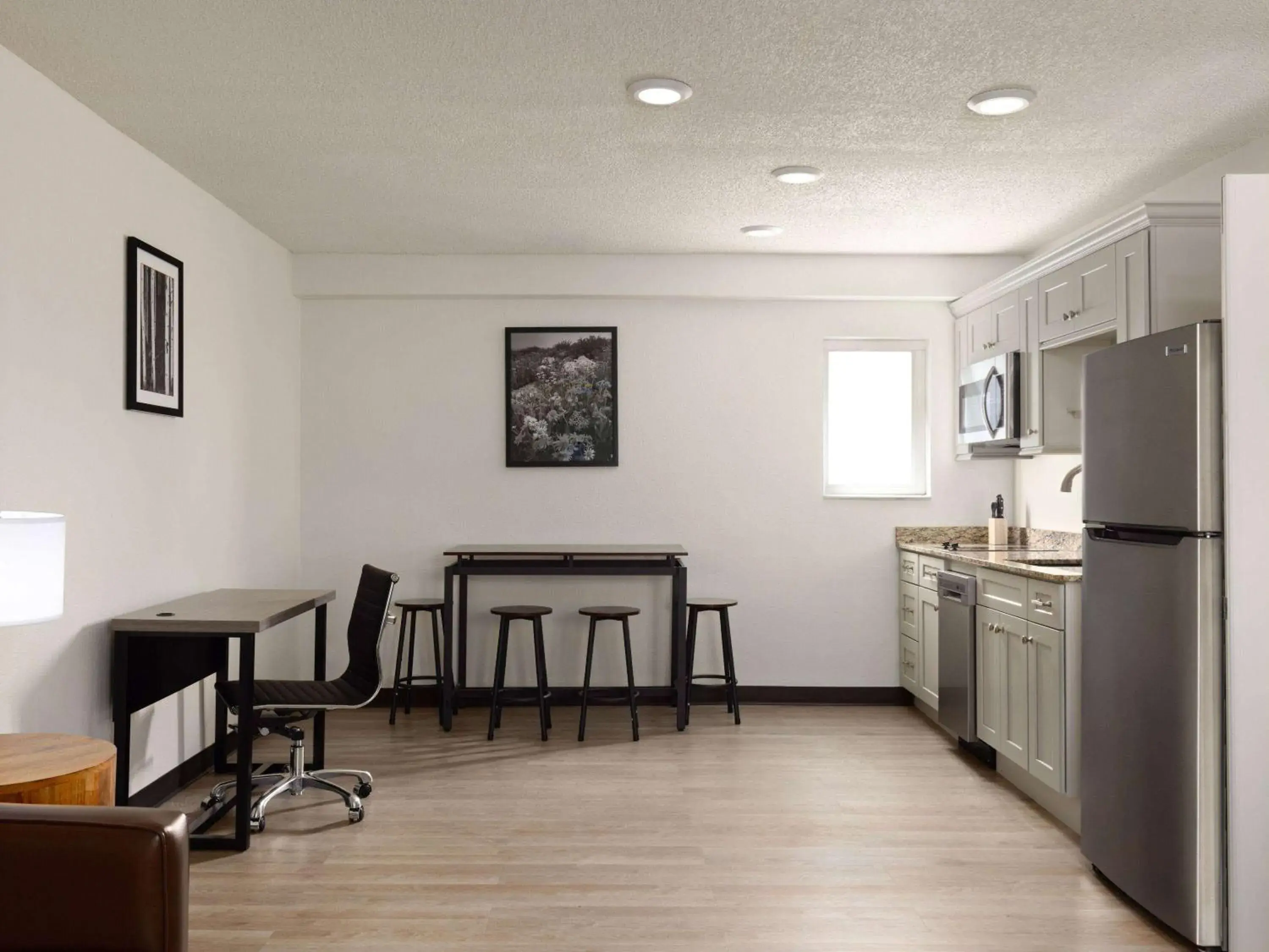 King Suite with Kitchenette and Courtyard View - Non-Smoking in Ramada by Wyndham Elko Hotel at Stockmen's Casino King Suite with Kitchenette and Courtyard View - Non-Smoking in Ramada by Wyndham Elko Hotel at Stockmen's Casino