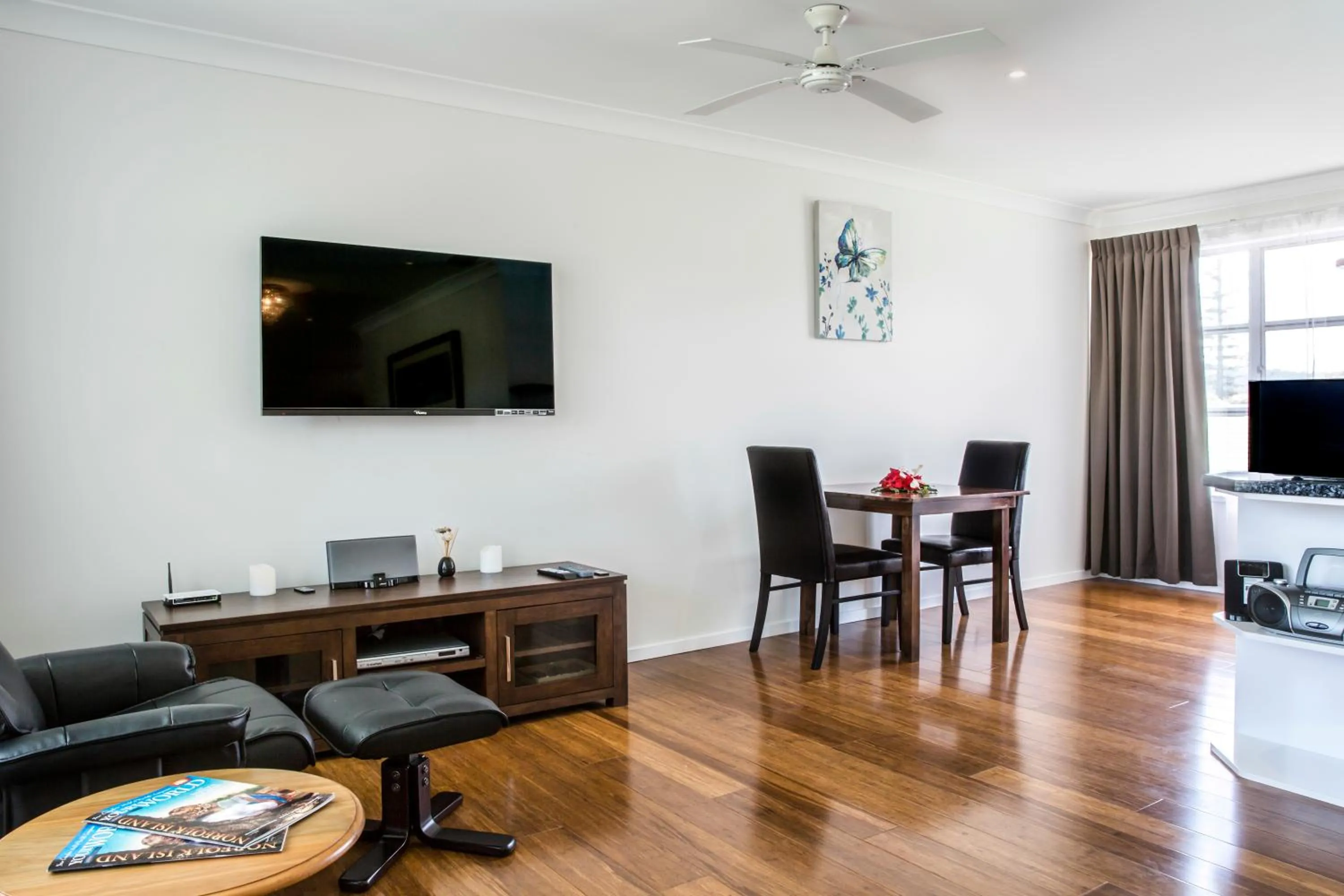 Seating area in Paradise Hotel & Resort