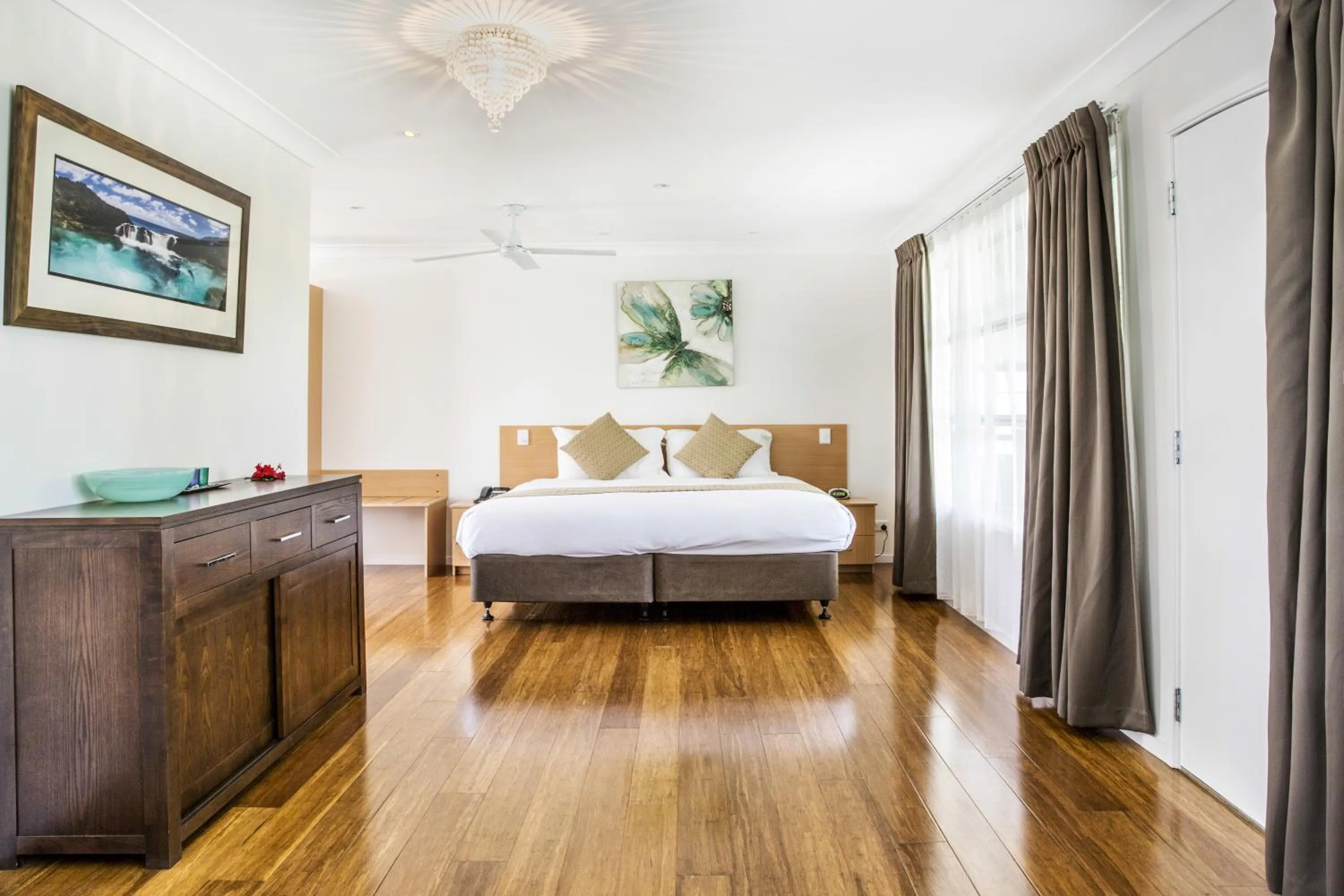 Photo of the whole room, Bed in Paradise Hotel & Resort