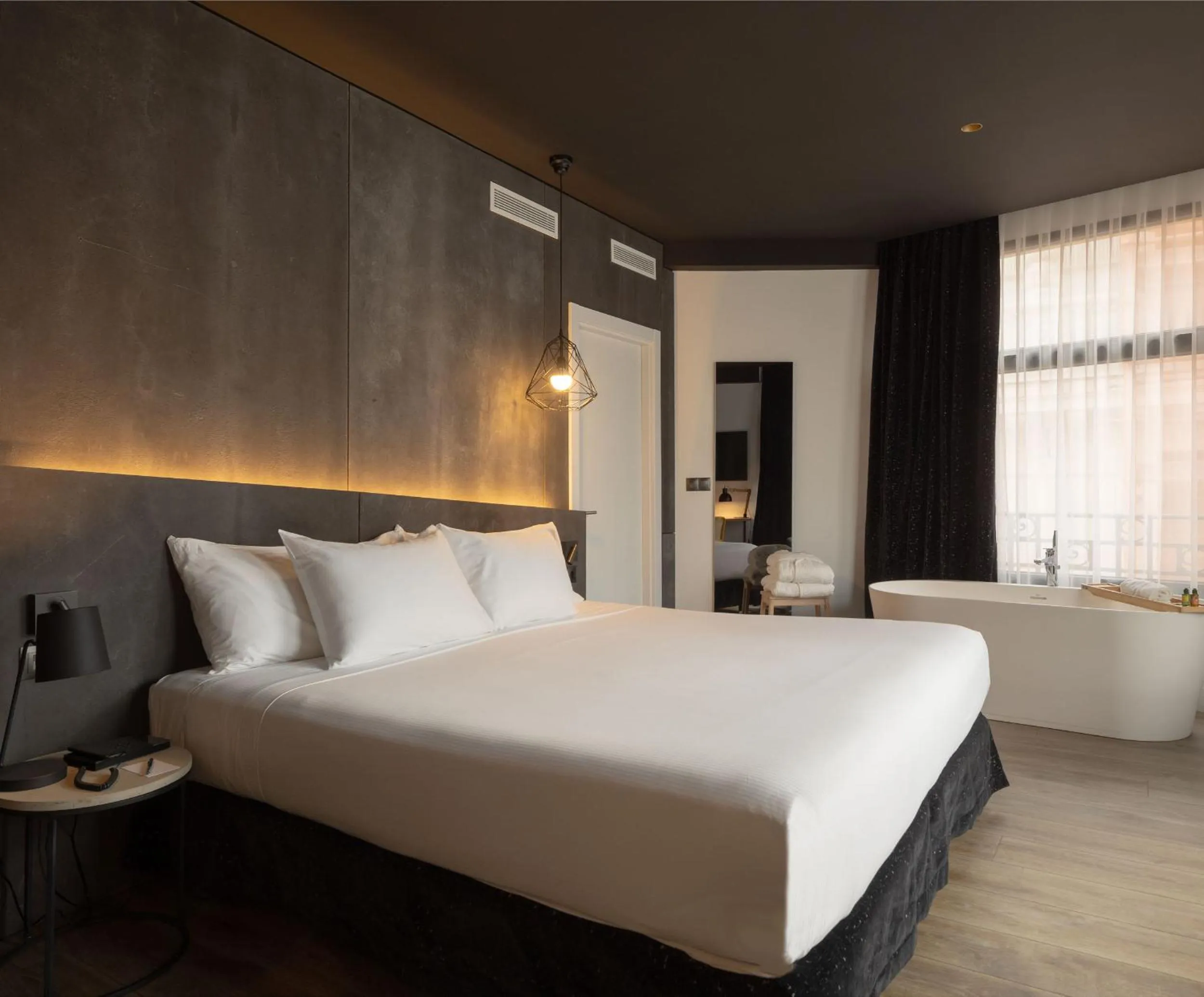 Bedroom, Bed in Hotel Tayko Bilbao