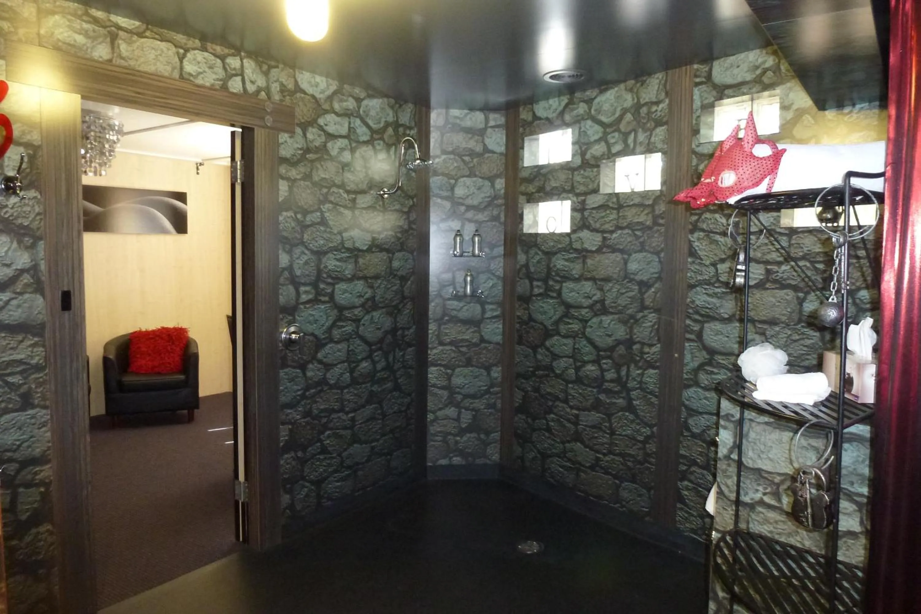 Bathroom in The Retreat at Froog Moore Park