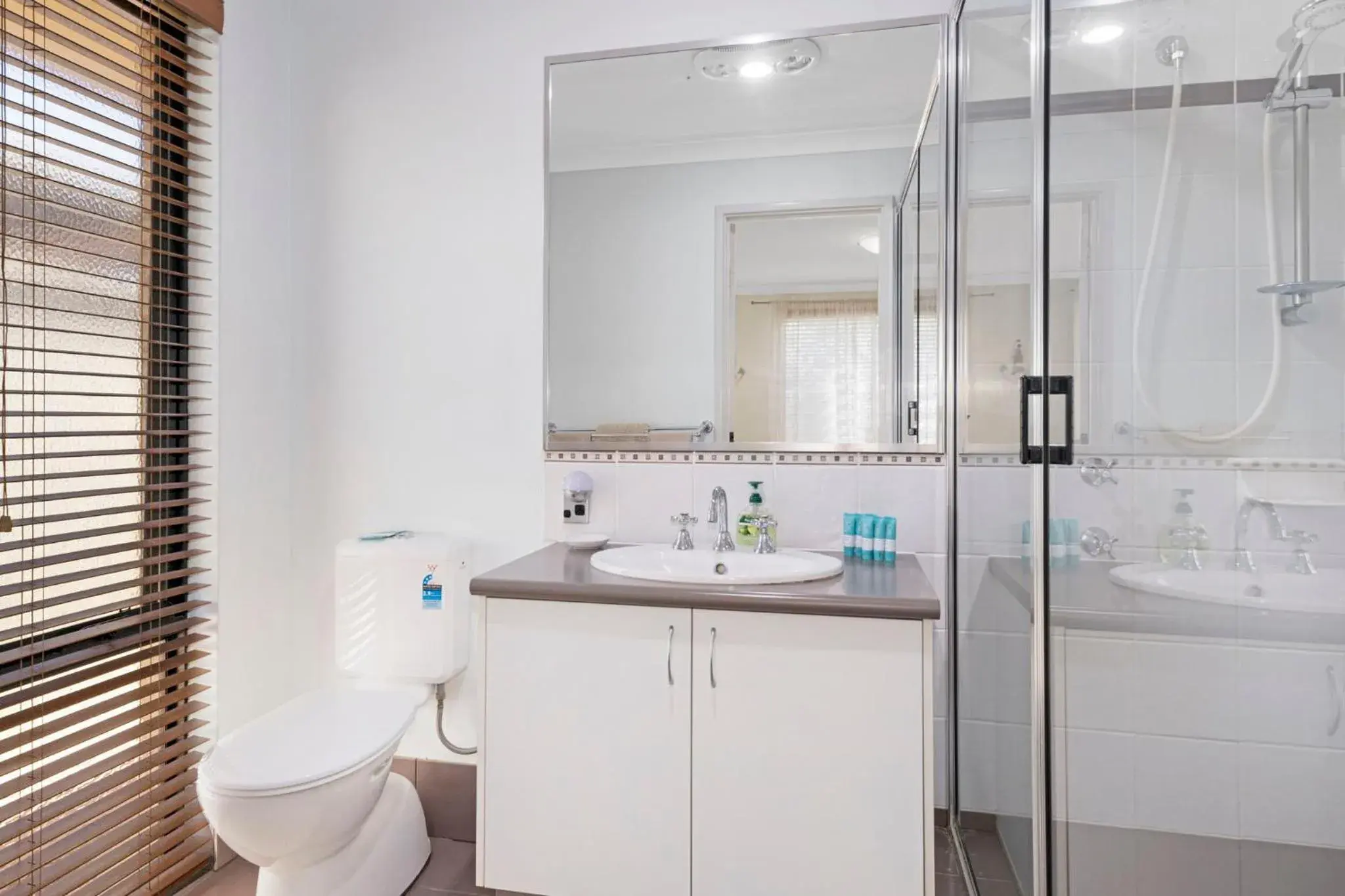 Deluxe Queen Room 1 in Baudins of Busselton Bed and Breakfast - Adults only Deluxe Queen Room 1 in Baudins of Busselton Bed and Breakfast - Adults only