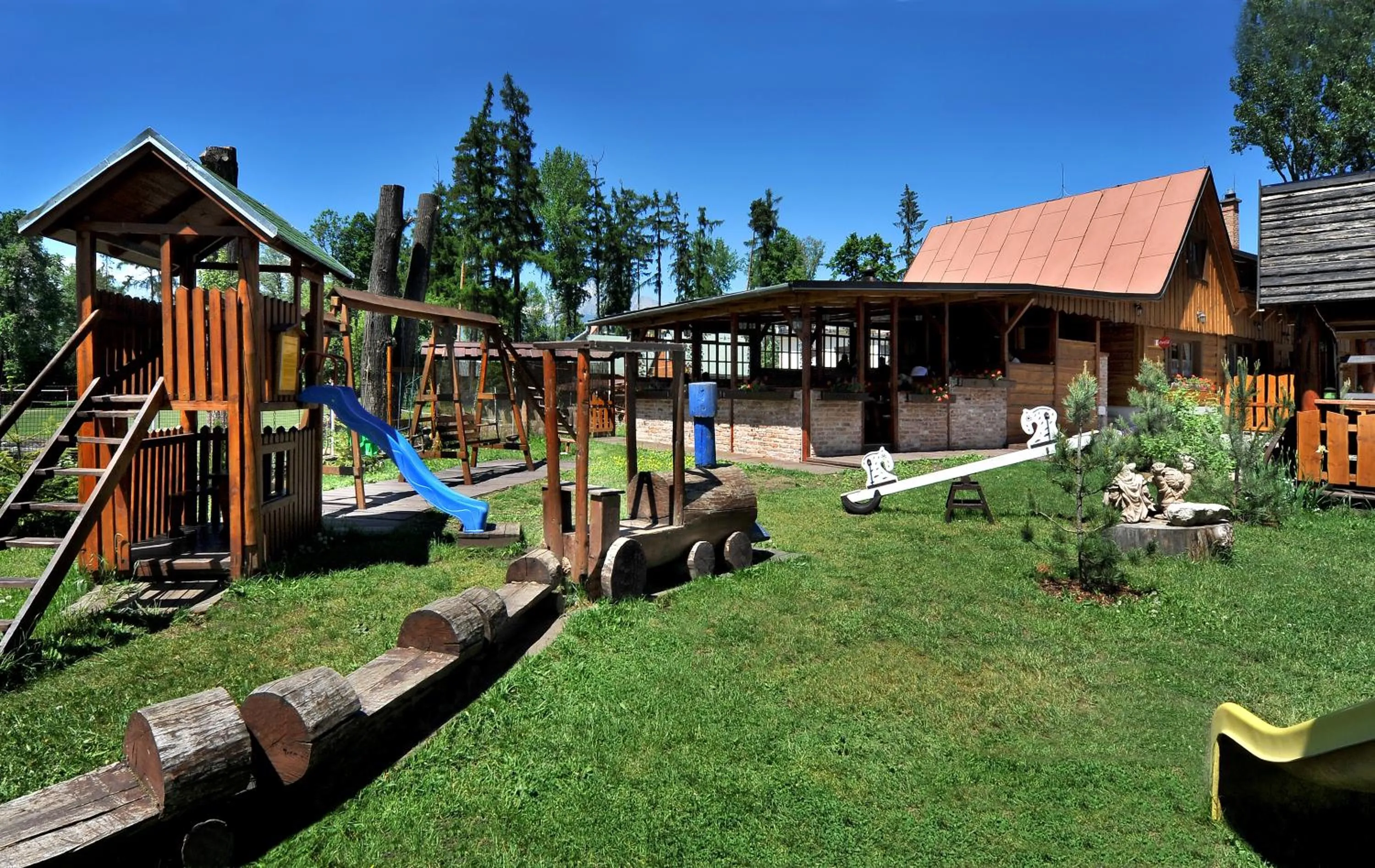 Children play ground in APLEND Tatry Holiday