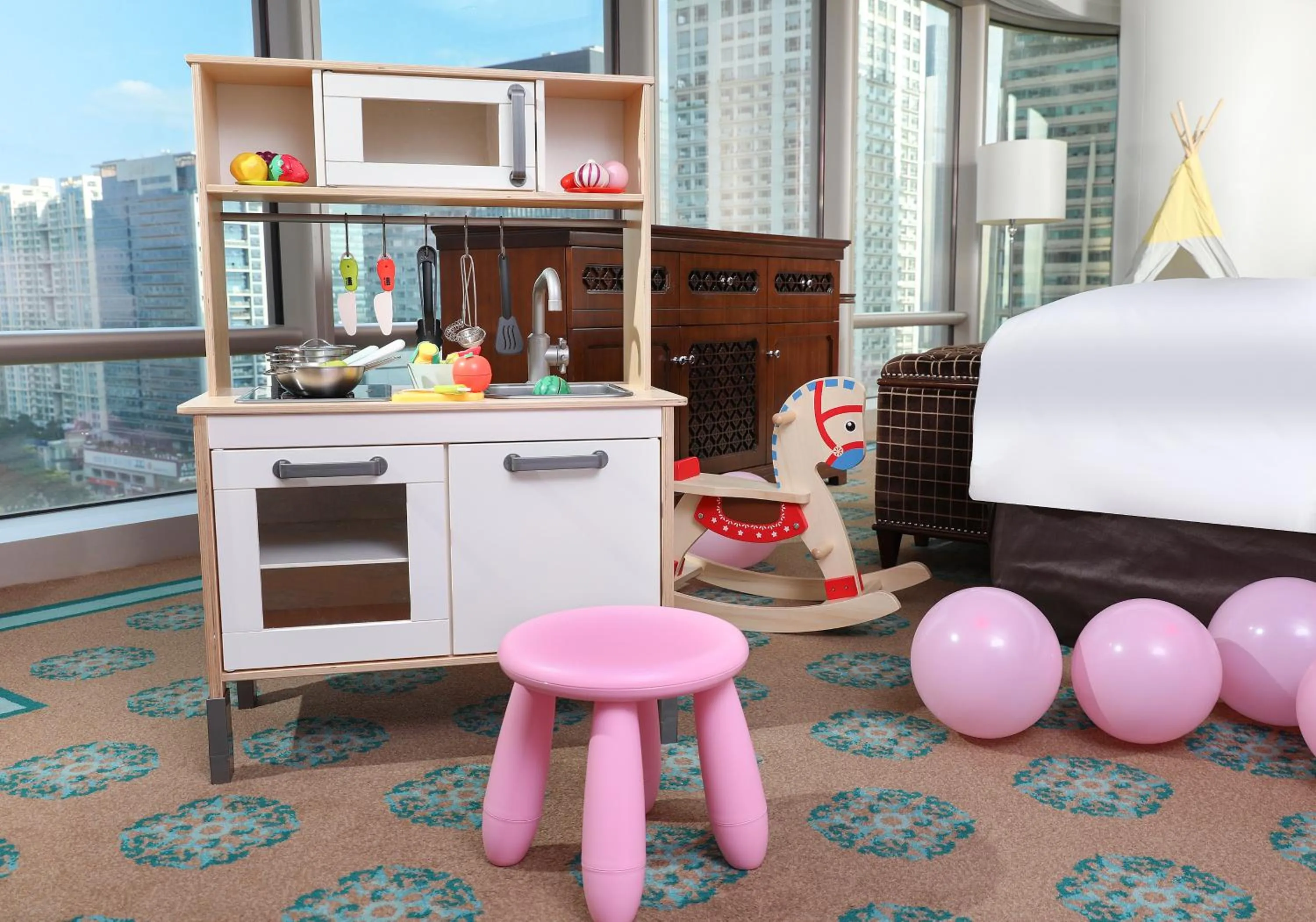 children in The Langham, Shenzhen