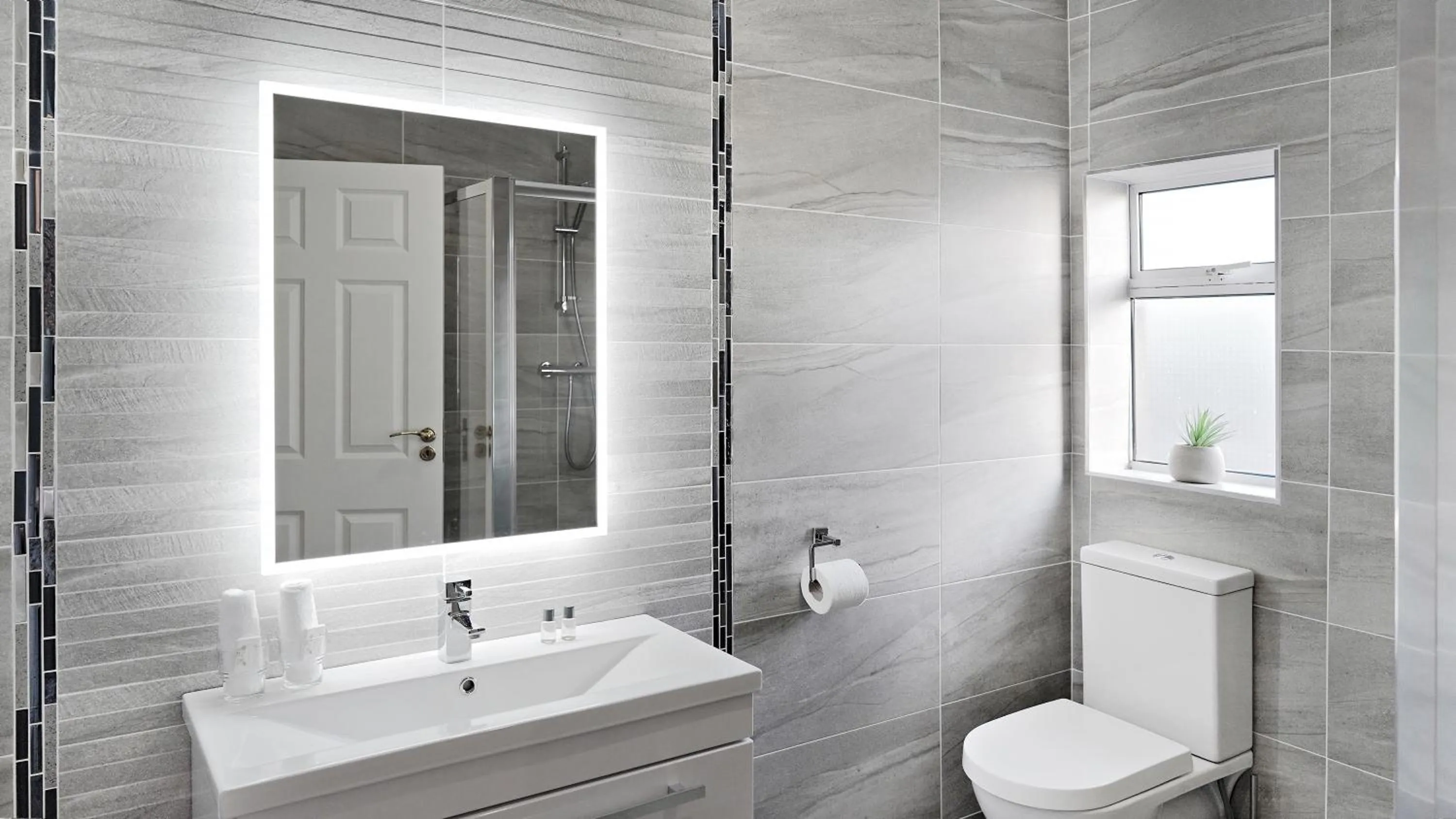 Bathroom in Tully's Hotel