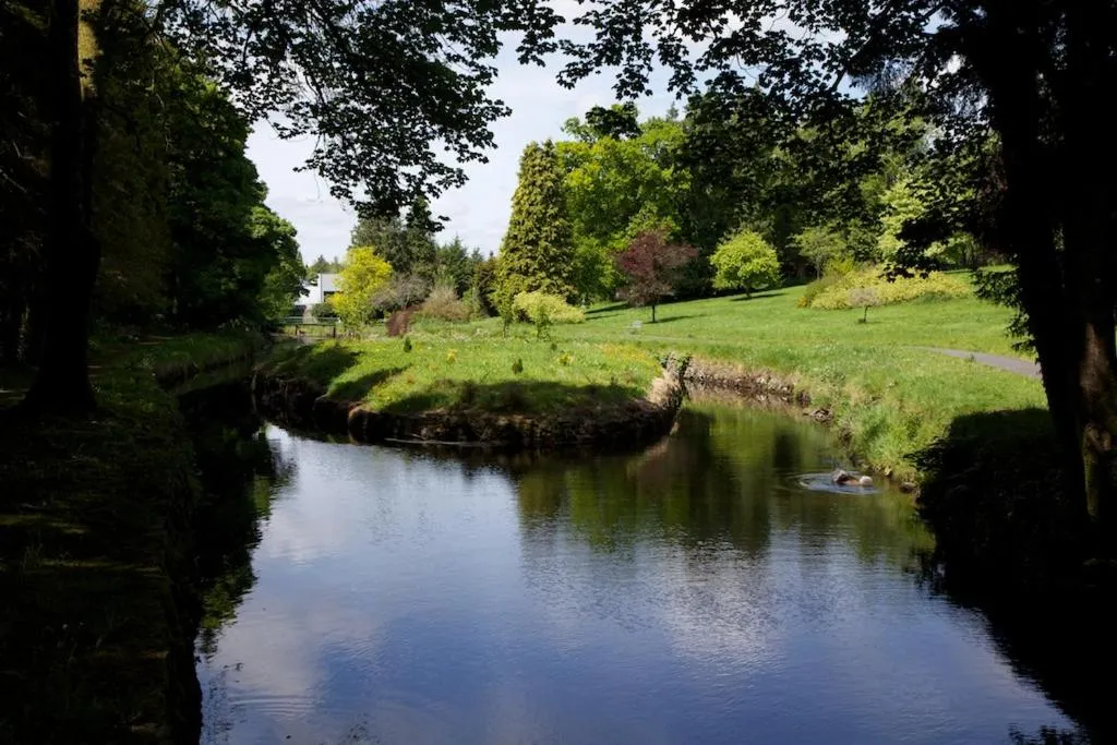 Nearby landmark in Tully's Hotel