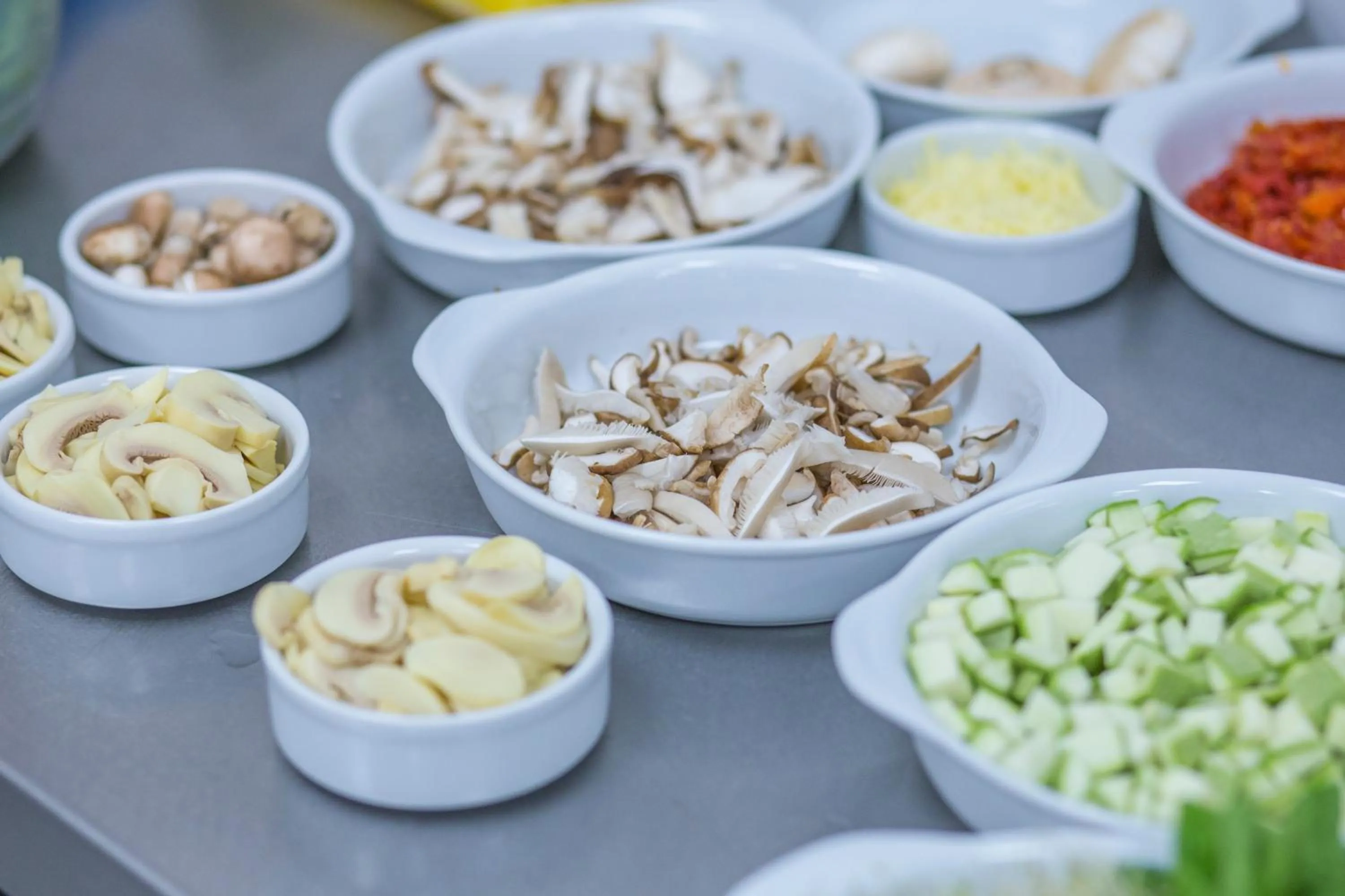 Restaurant/places to eat in HOTEL HPR