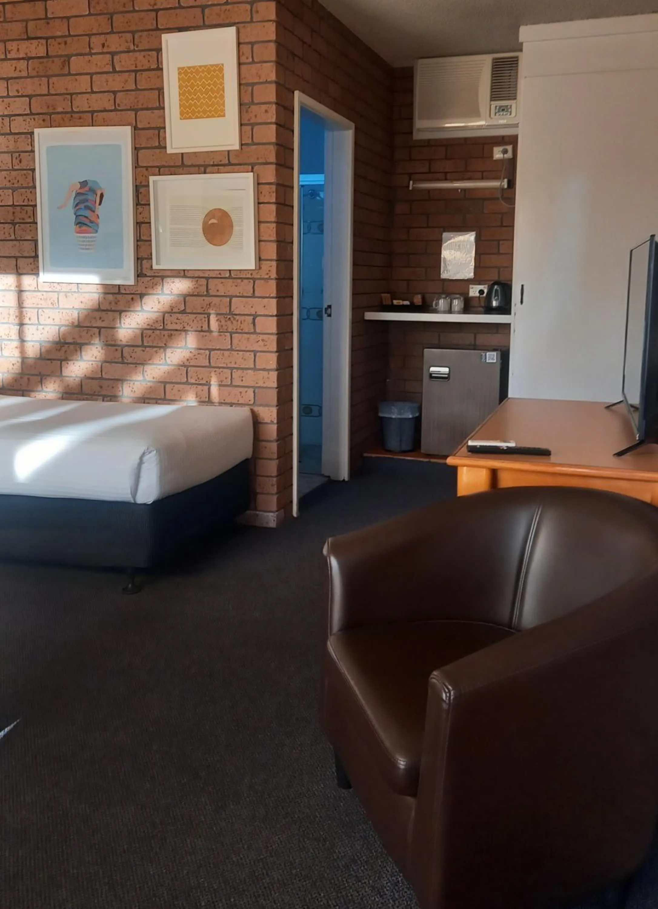 Photo of the whole room in Cessnock Vintage Motor Inn