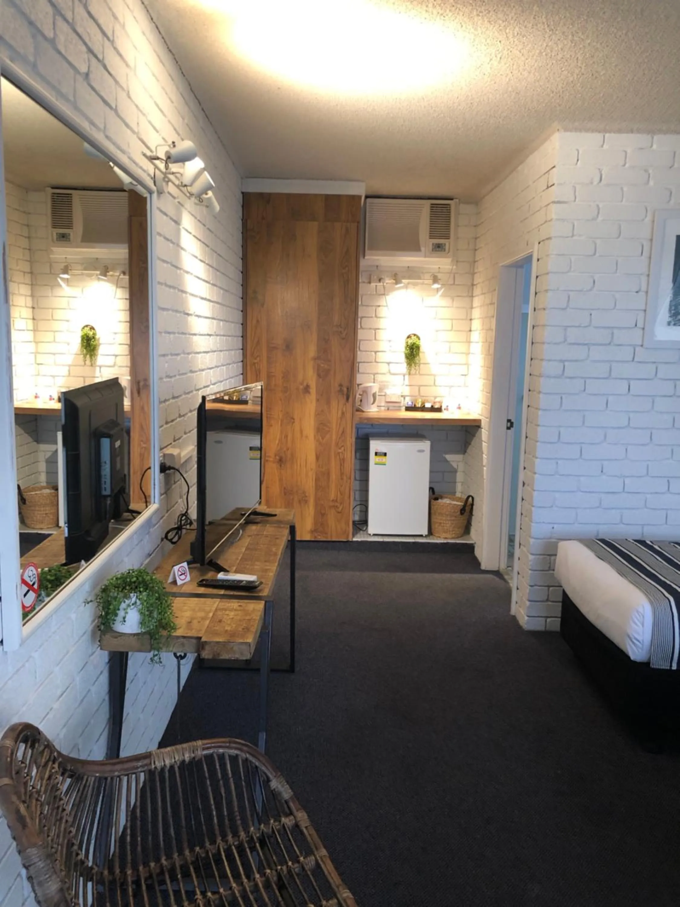 Photo of the whole room in Cessnock Vintage Motor Inn