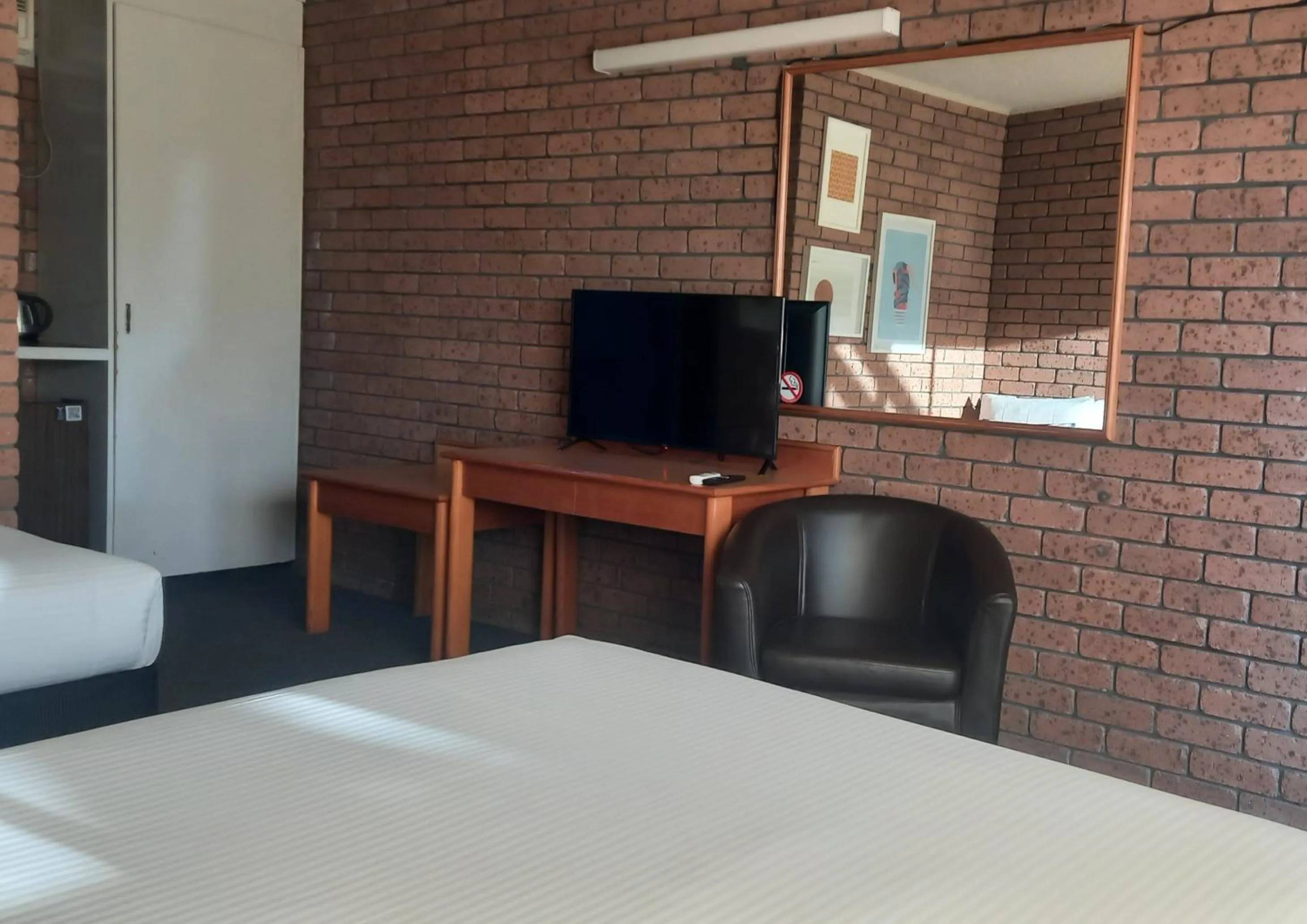 Photo of the whole room in Cessnock Vintage Motor Inn