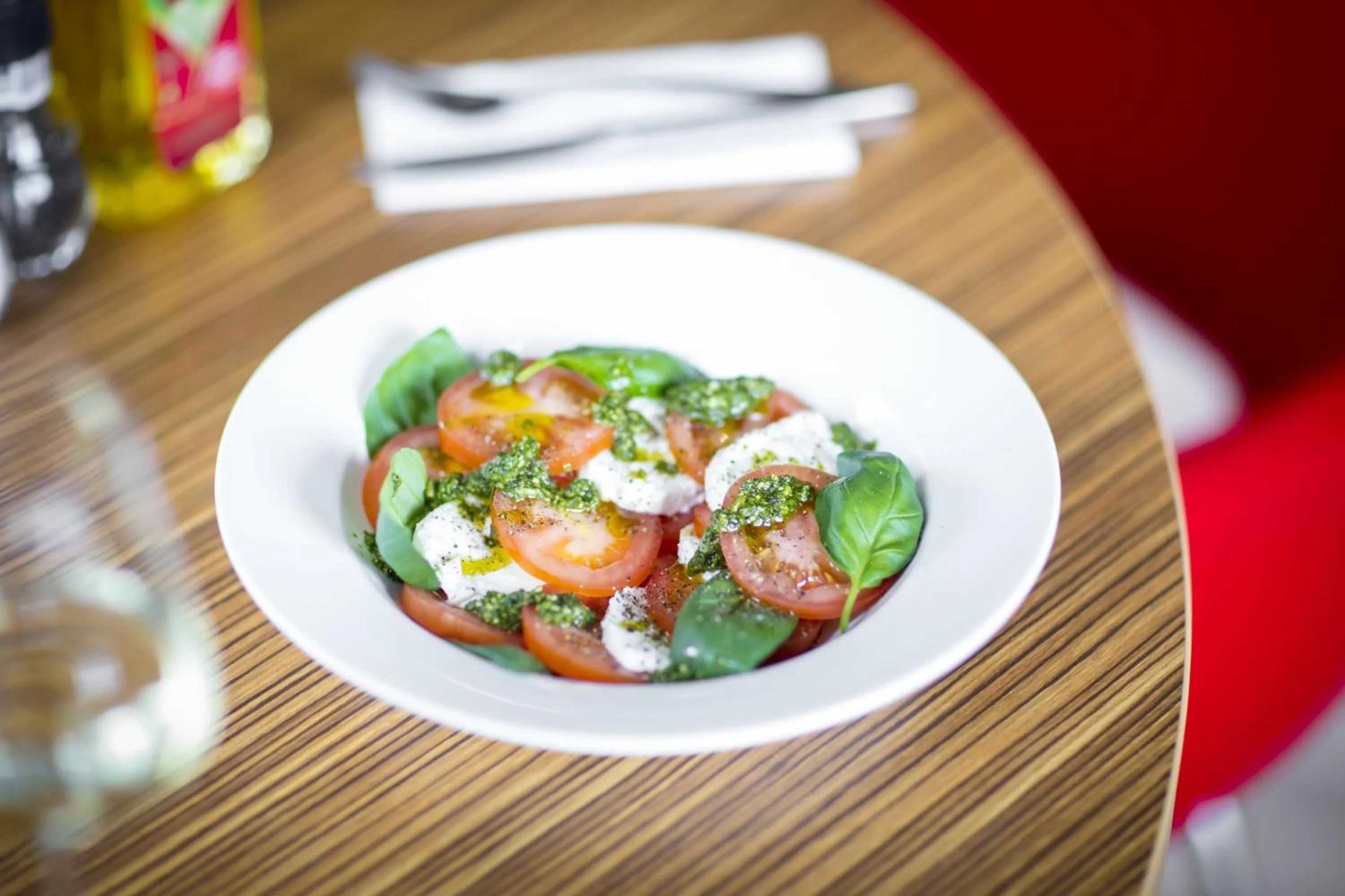 Restaurant/places to eat in Holiday Inn Express Utrecht - Papendorp by IHG