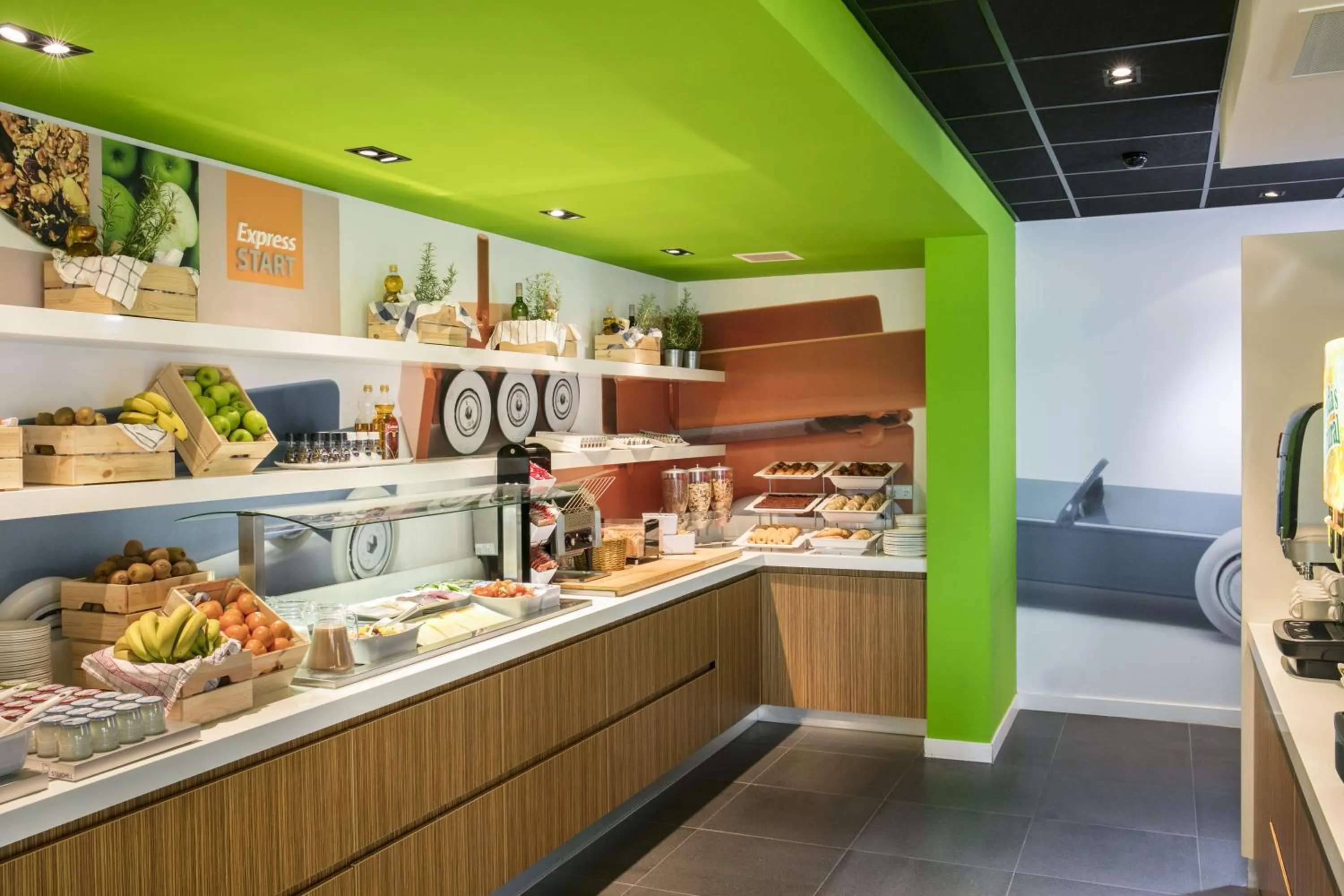 Breakfast in Holiday Inn Express Utrecht - Papendorp by IHG