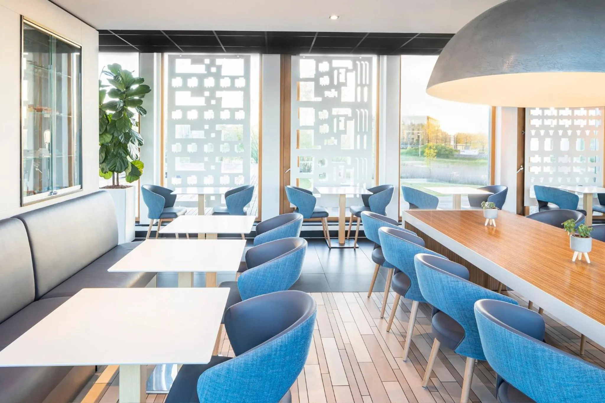 Restaurant/places to eat in Holiday Inn Express Utrecht - Papendorp by IHG