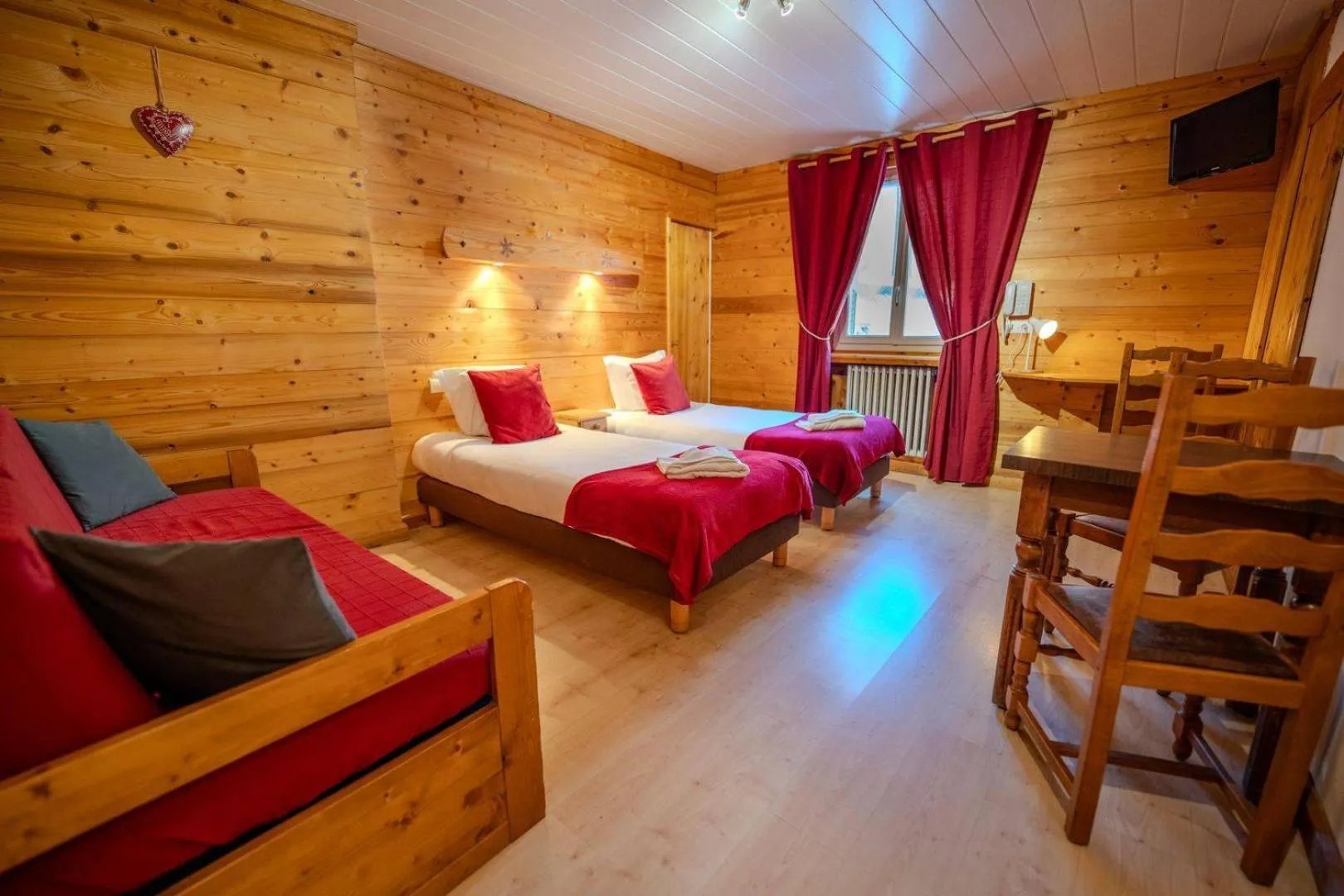 Bed in Hôtel du Centre