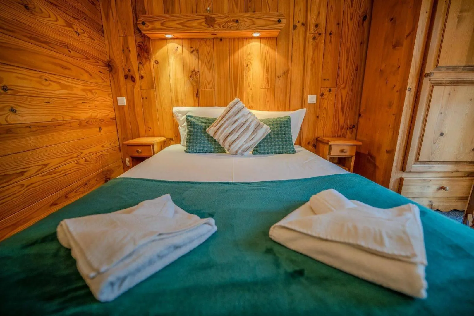 Bed in Hôtel du Centre