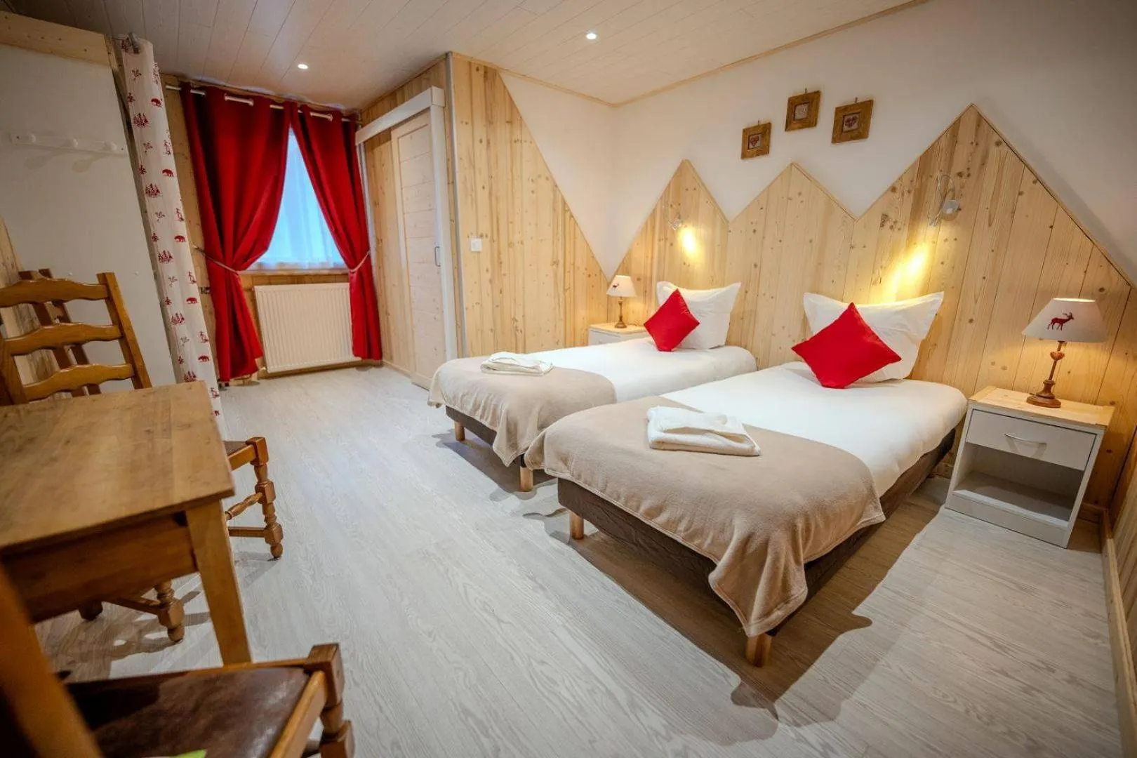 Bed in Hôtel du Centre