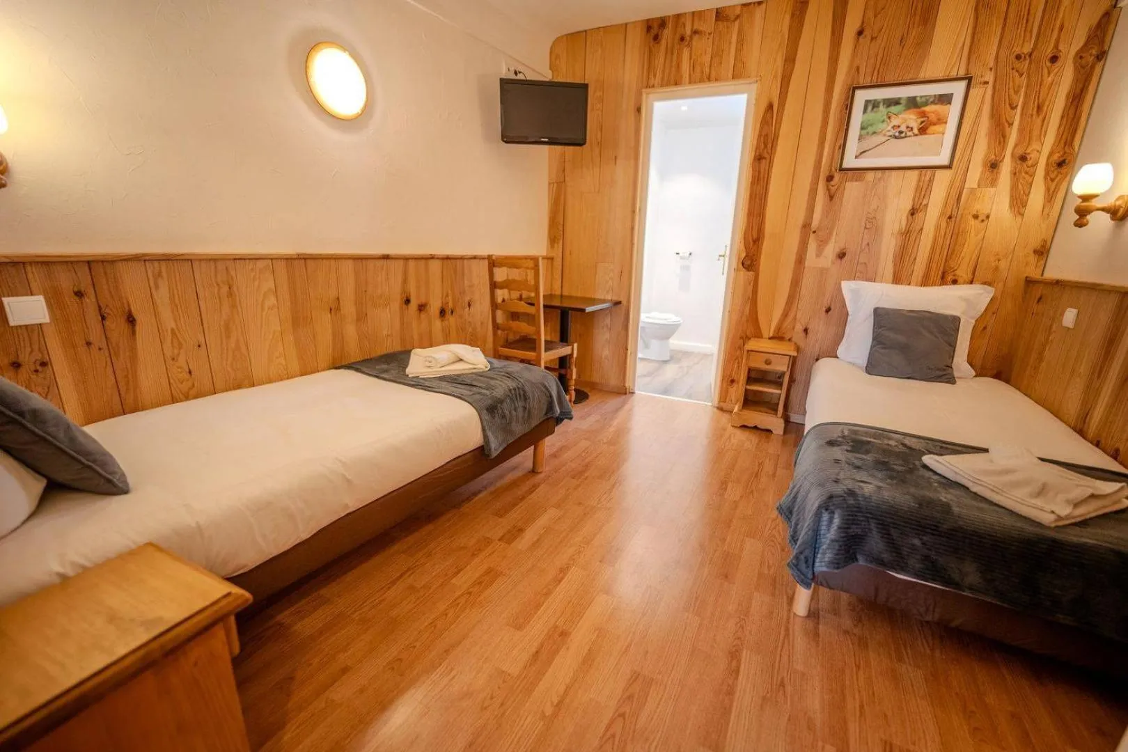 Bed in Hôtel du Centre