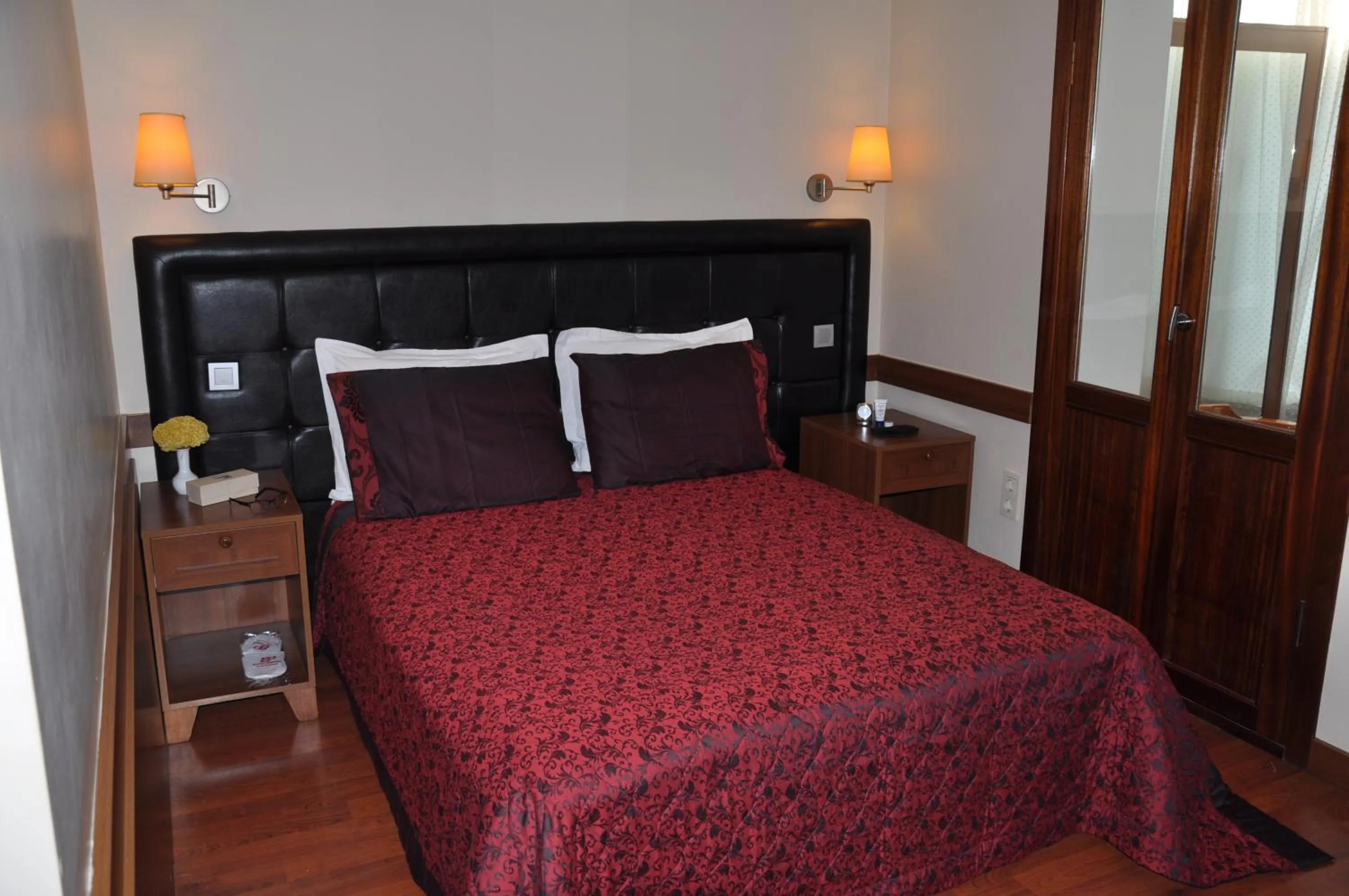 Photo of the whole room, Bed in Butik Pendik Hotel