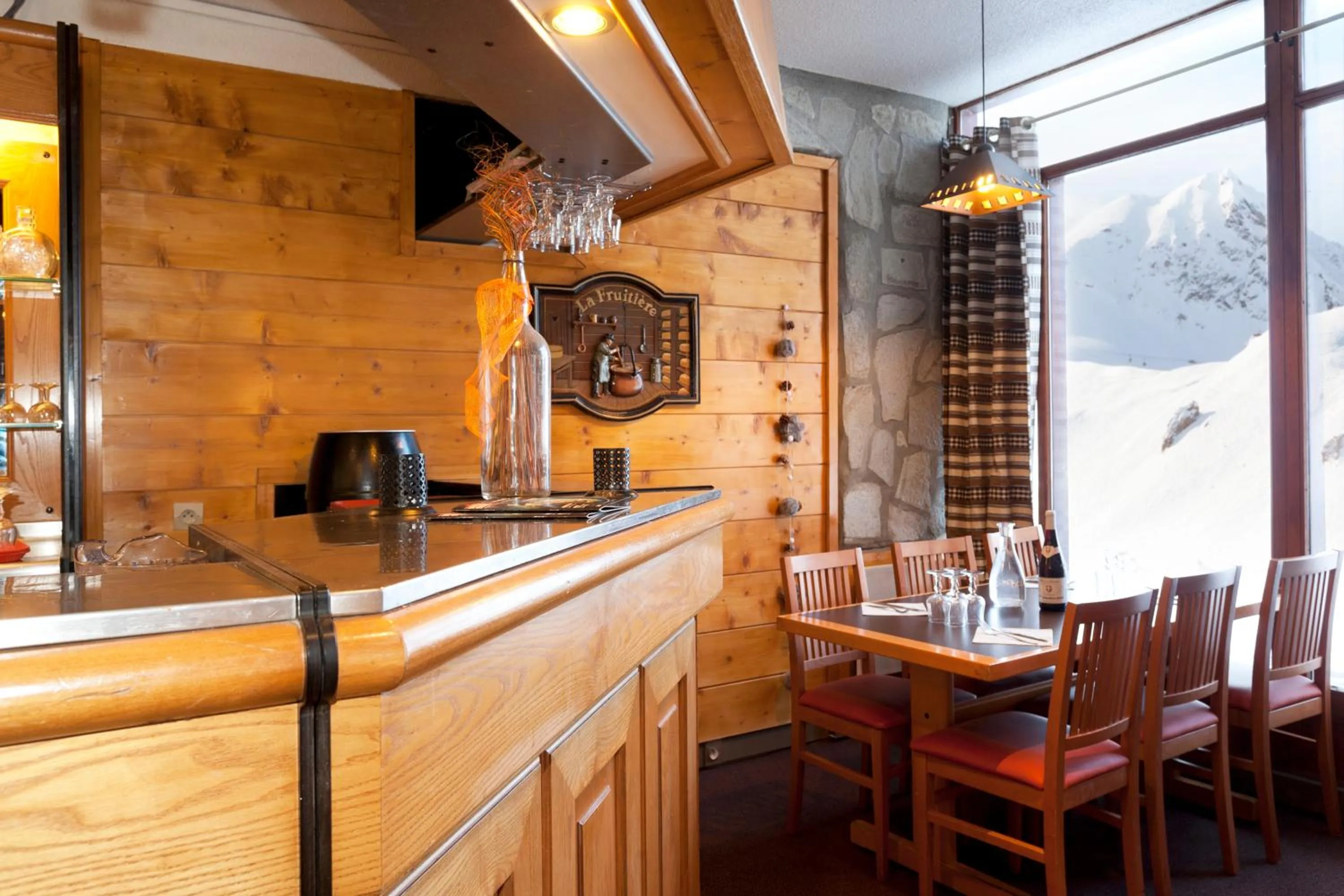 Restaurant/places to eat in Hôtel Club MMV Les Mélèzes