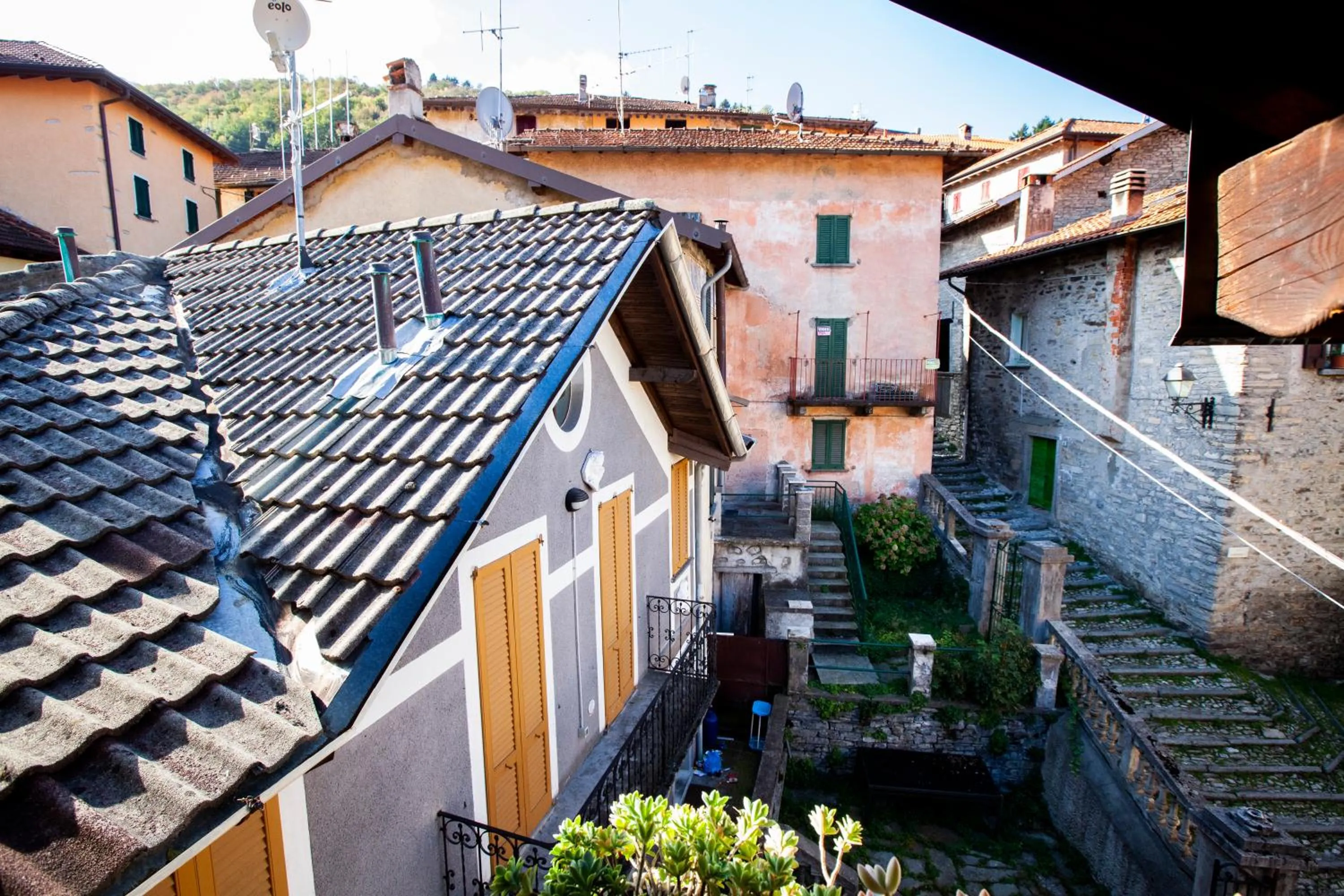 Quiet street view in Antica Molina