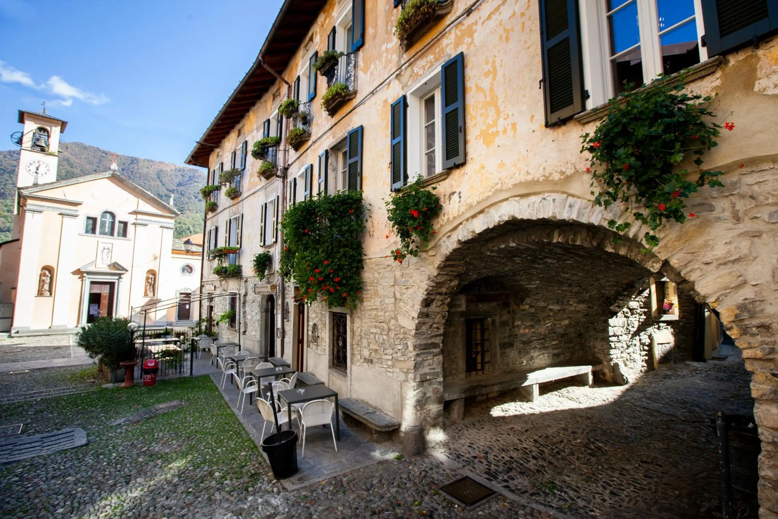 Facade/entrance in Antica Molina