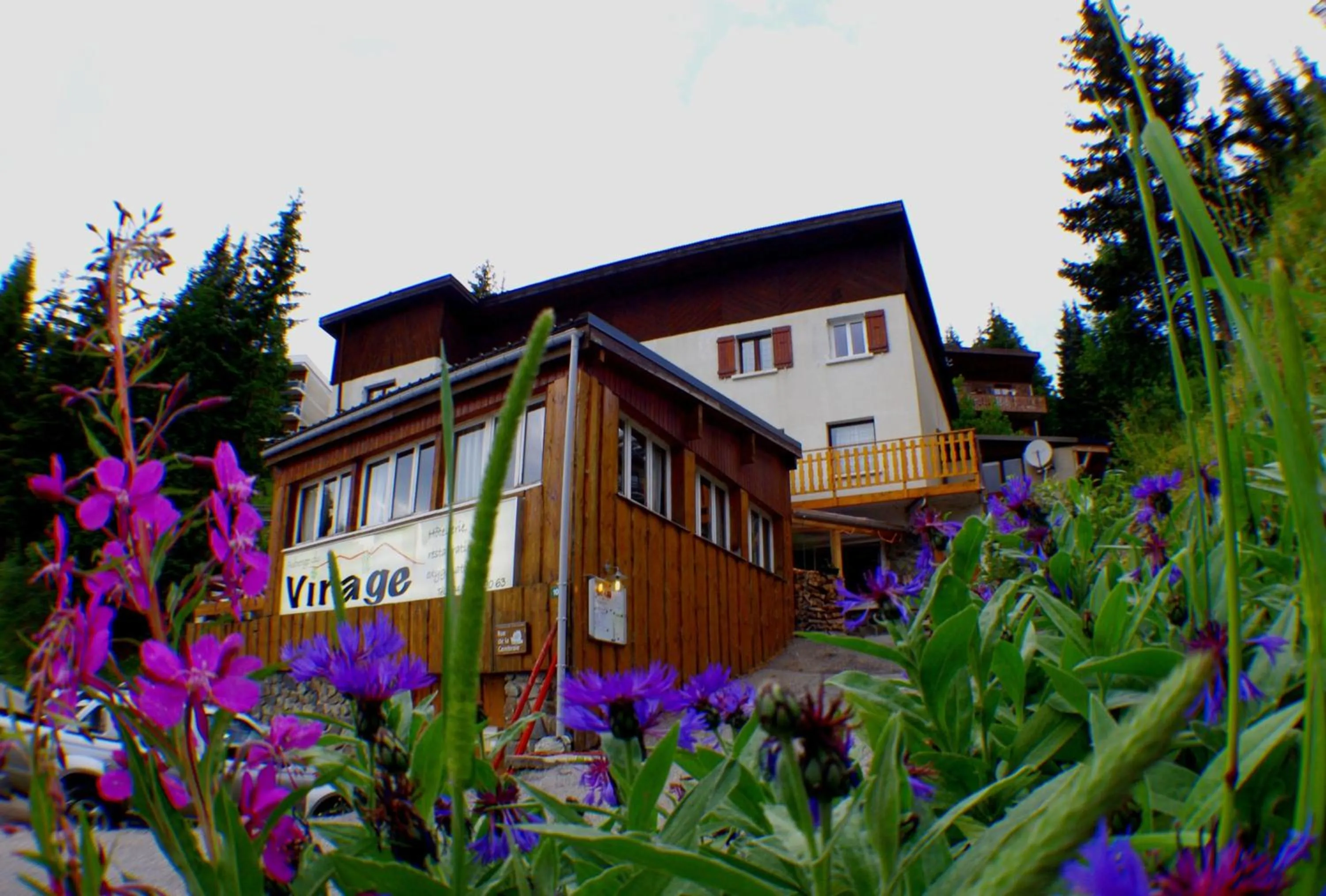 Property building in Auberge Restaurant du Virage