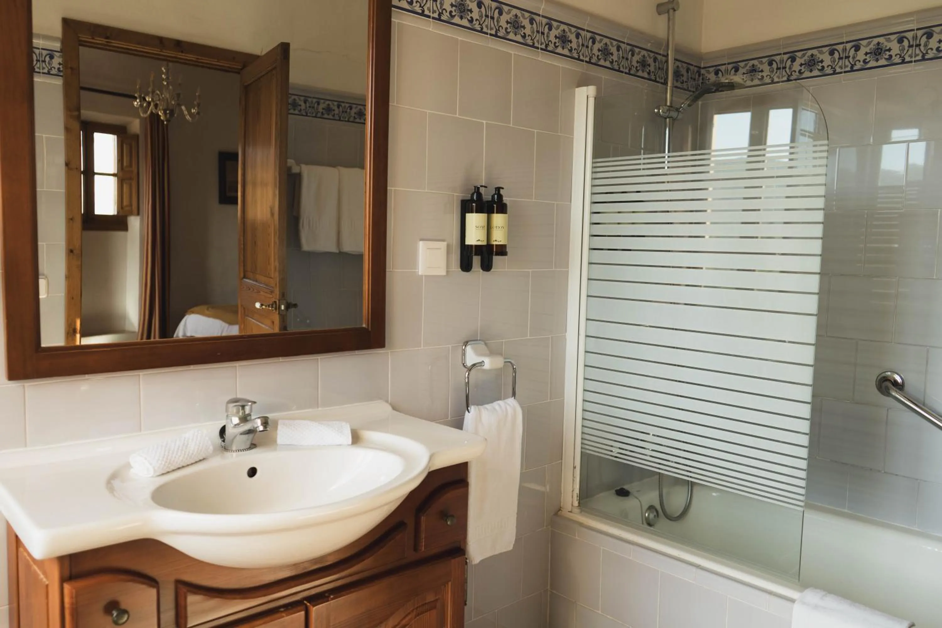 Shower in Finca Can Estades