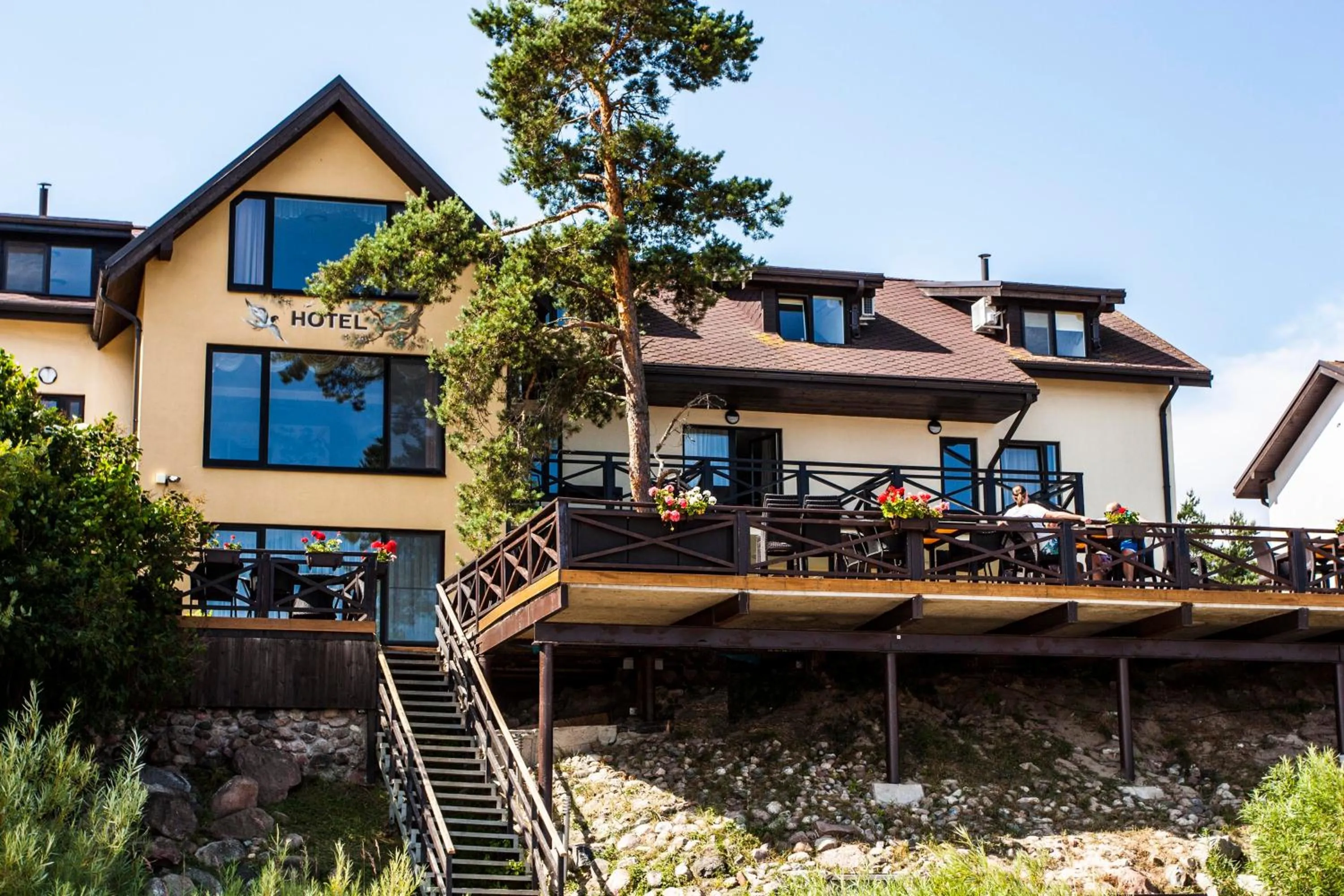 Restaurant/places to eat in Villa Anna