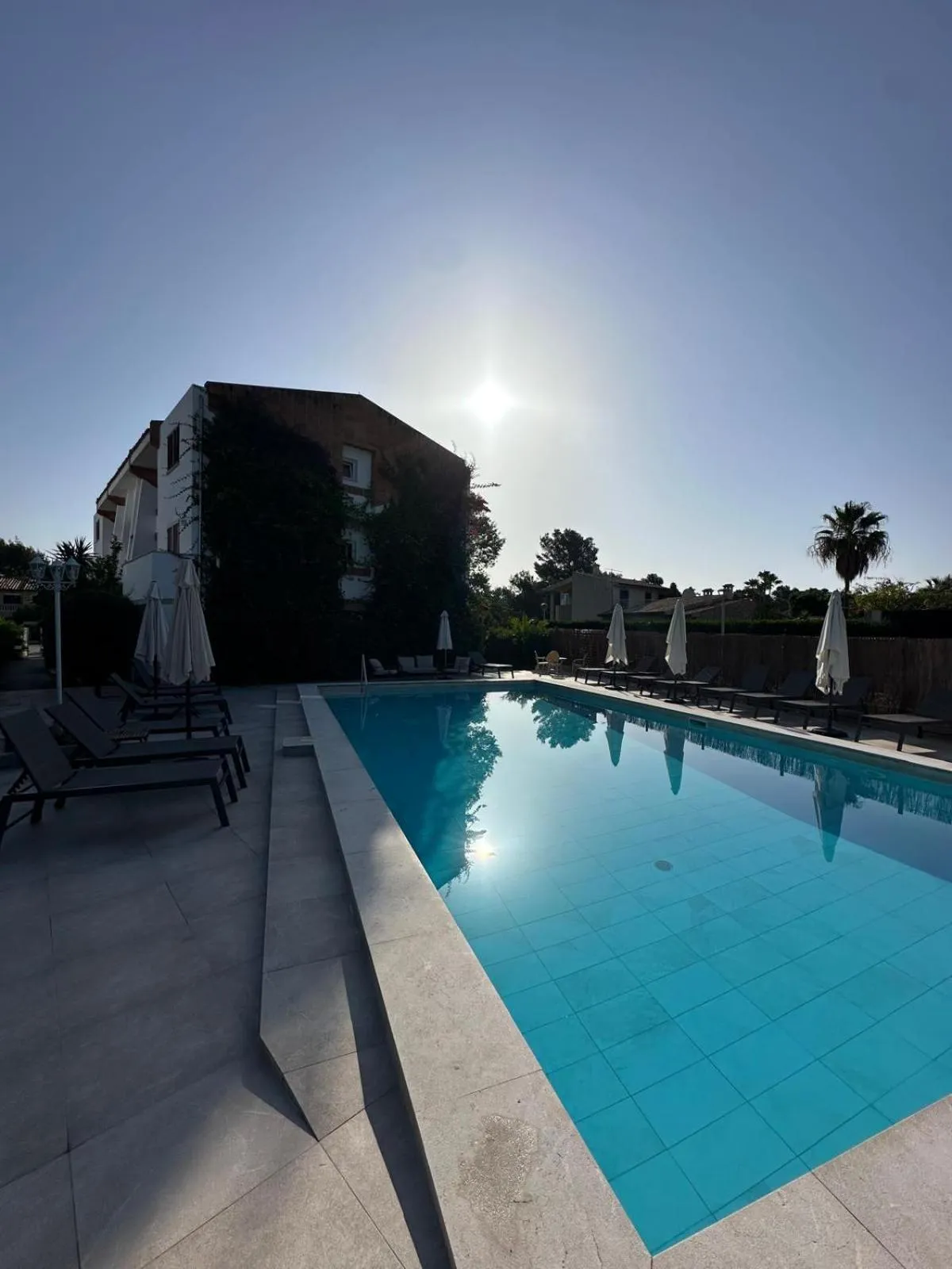 Swimming pool in Apartamentos Leo