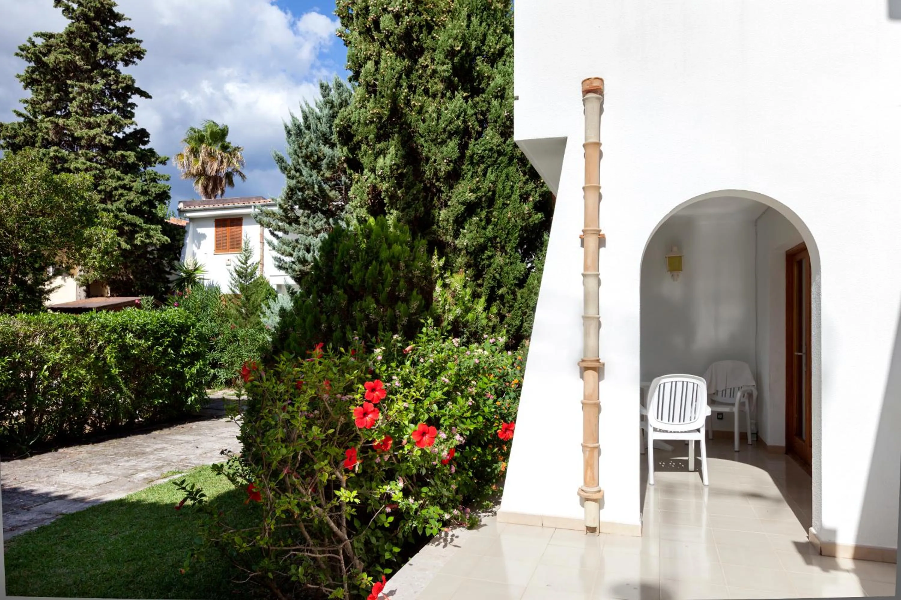 Facade/entrance in Apartamentos Leo