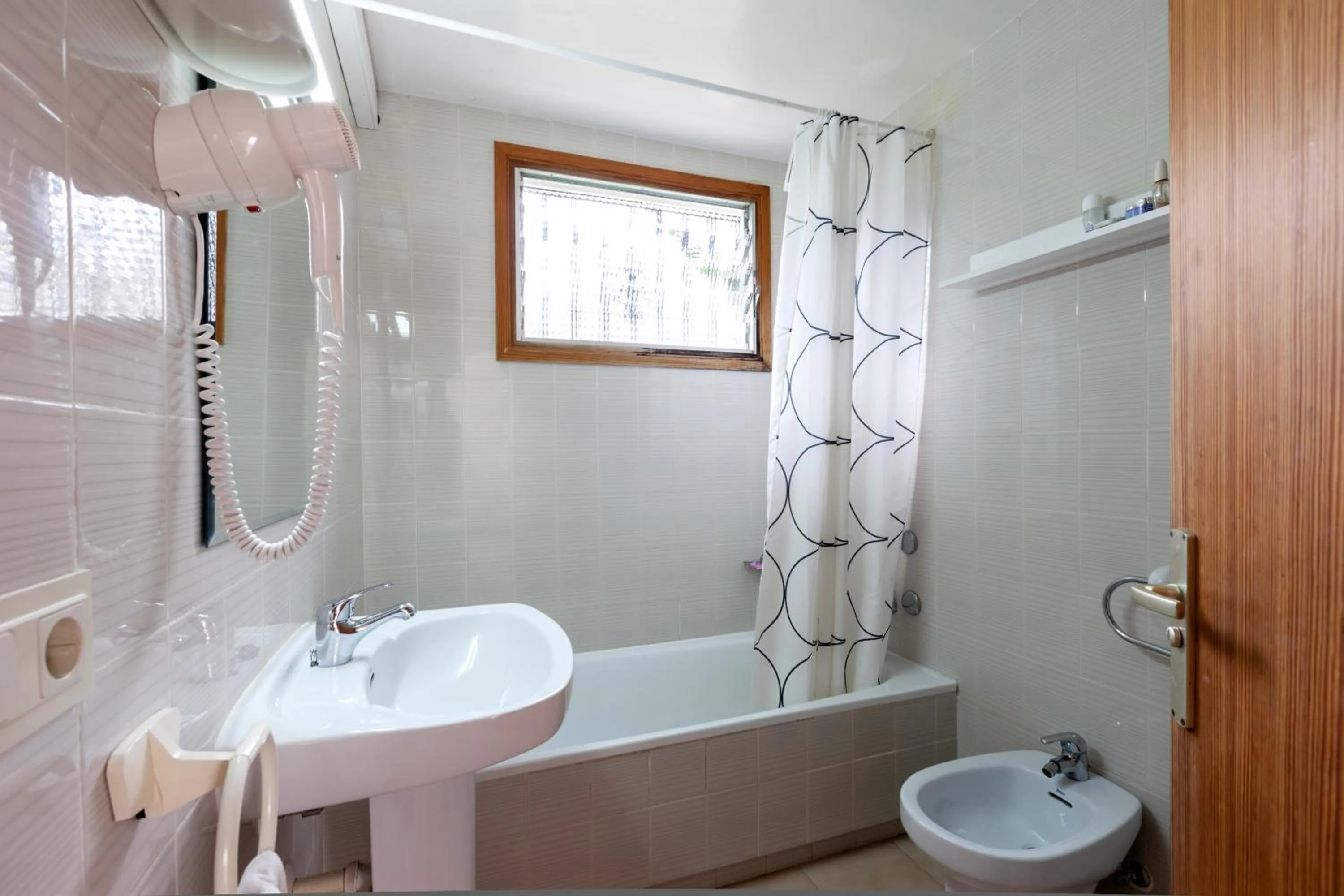 Bathroom in Apartamentos Leo