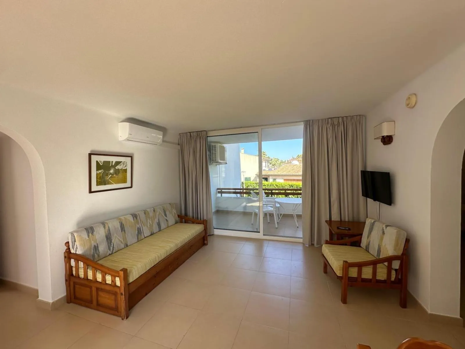 TV and multimedia, Bed in Apartamentos Leo