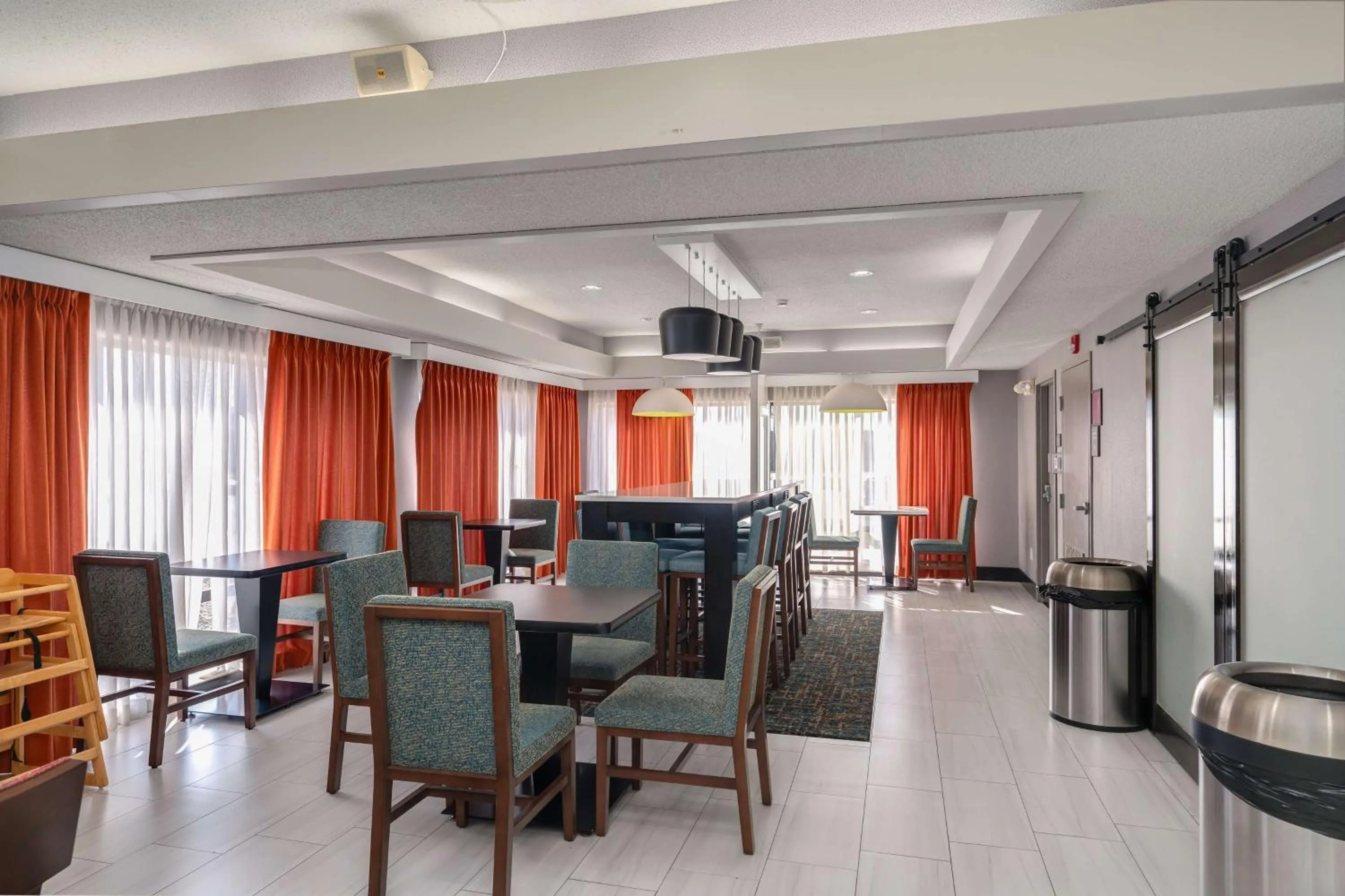 Lobby or reception in Hampton Inn Bloomington West