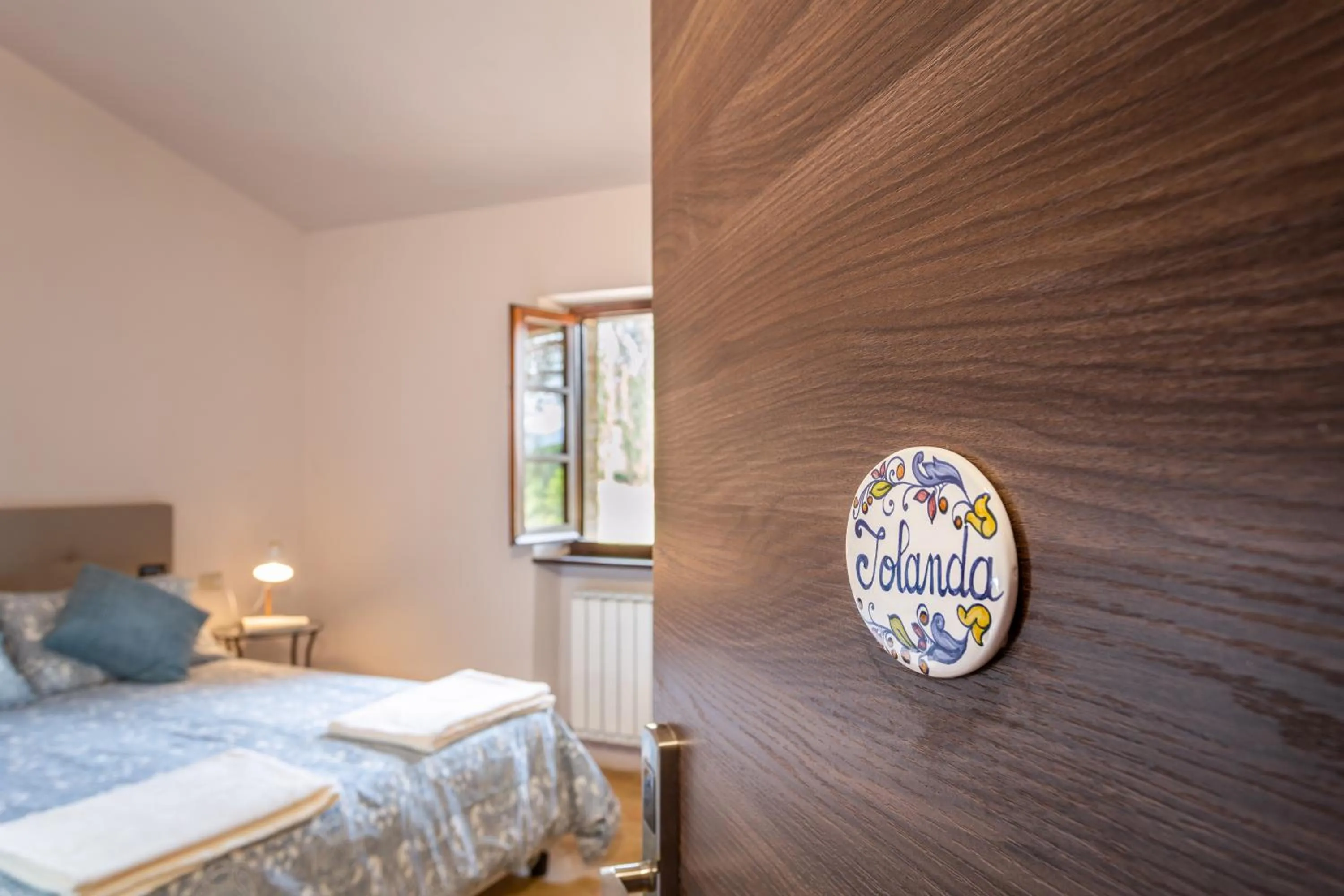 Bedroom, Bed in GH Borgo Pulciano Agriturismo