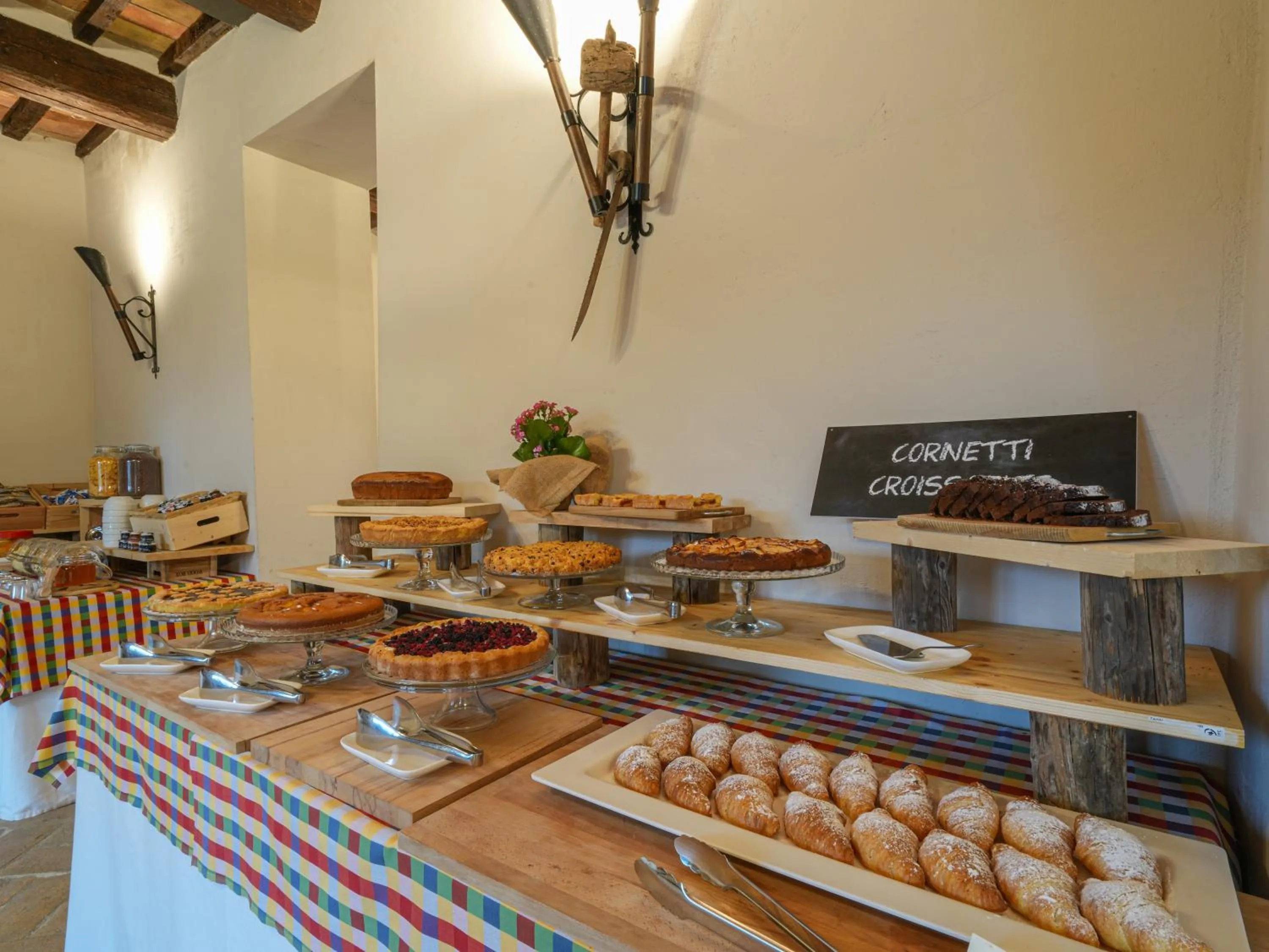 Breakfast in GH Borgo Pulciano Agriturismo