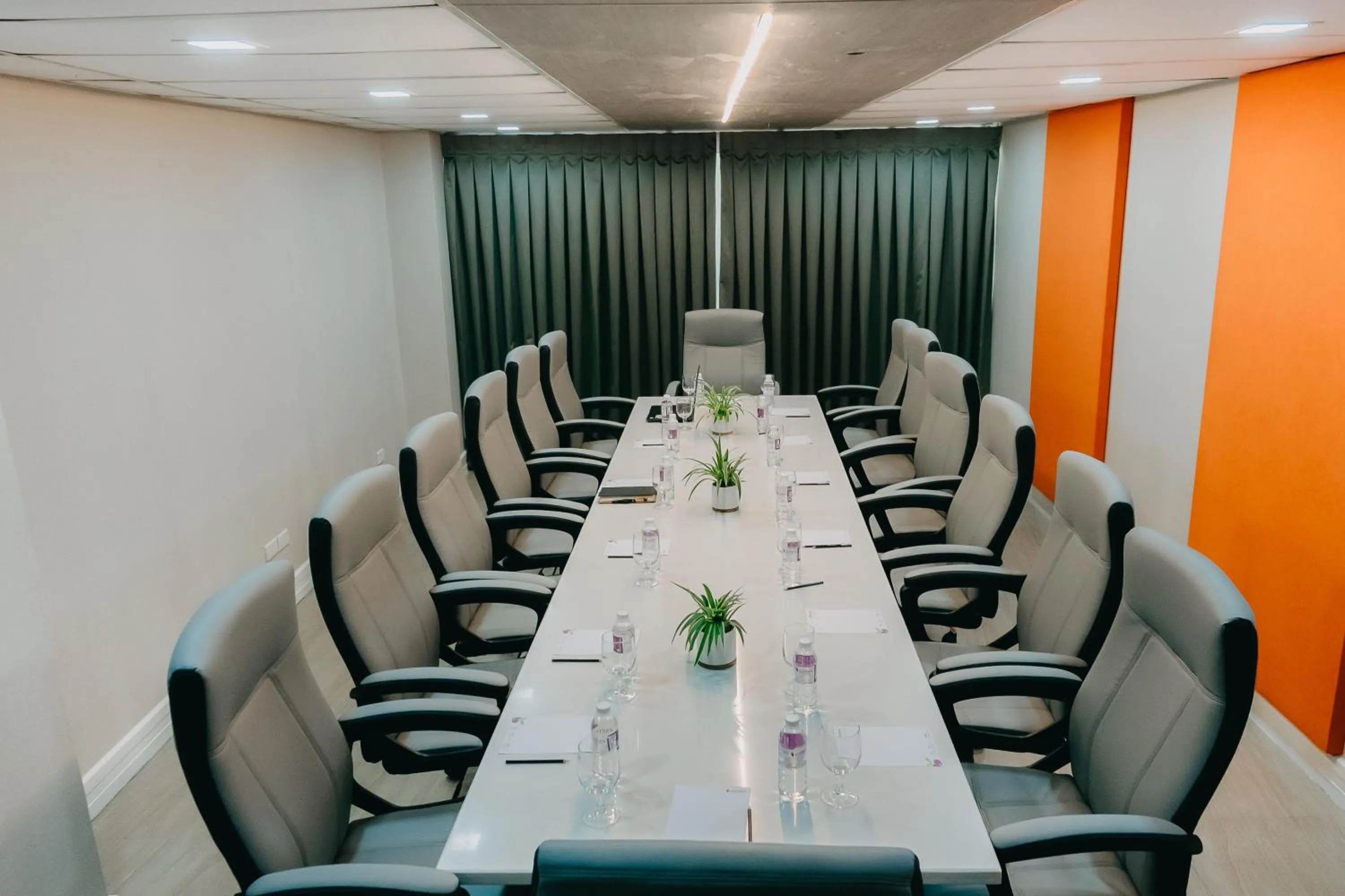Meeting/conference room in Goldberry Suites & Hotel Mactan