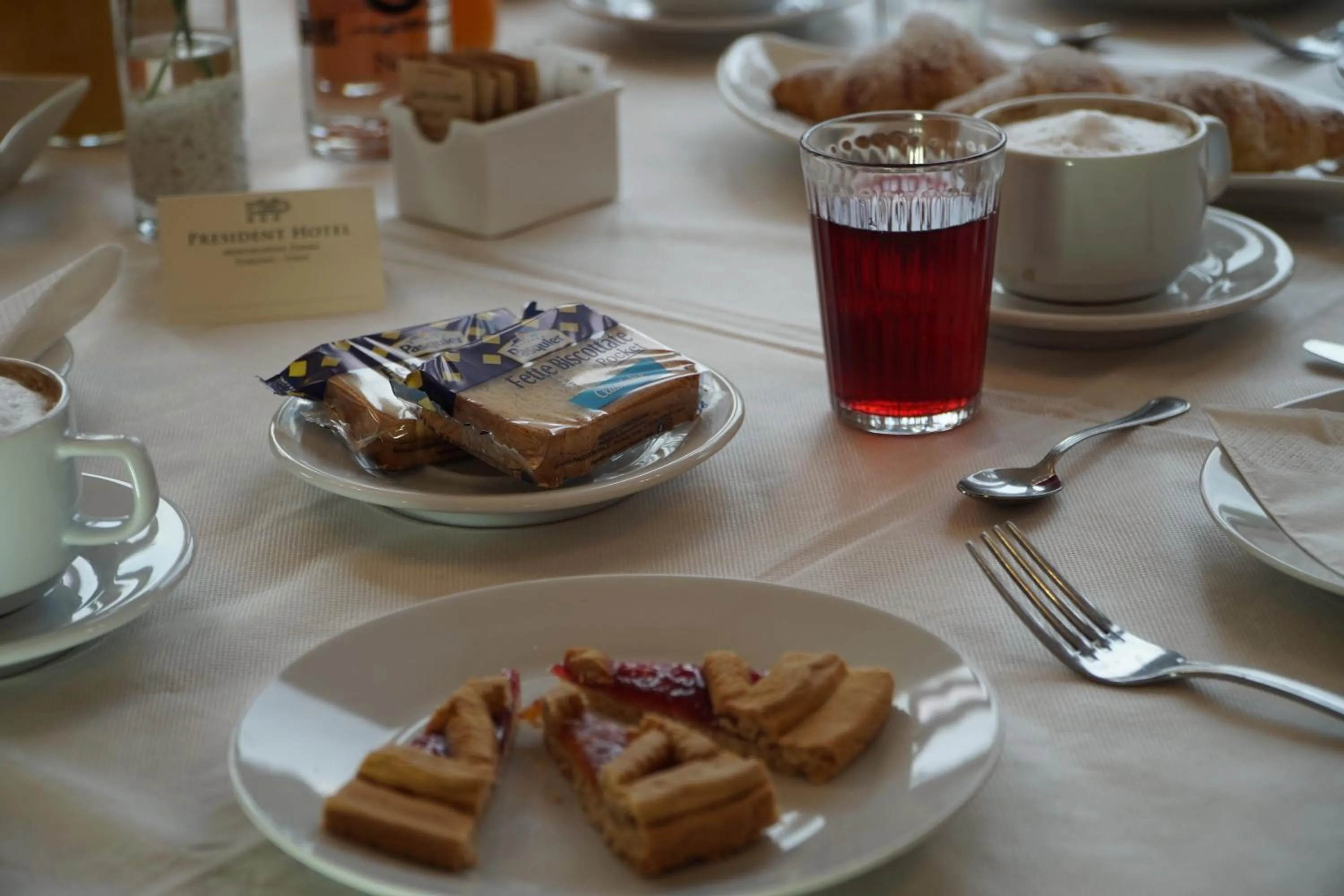 Food and drinks in Hotel President