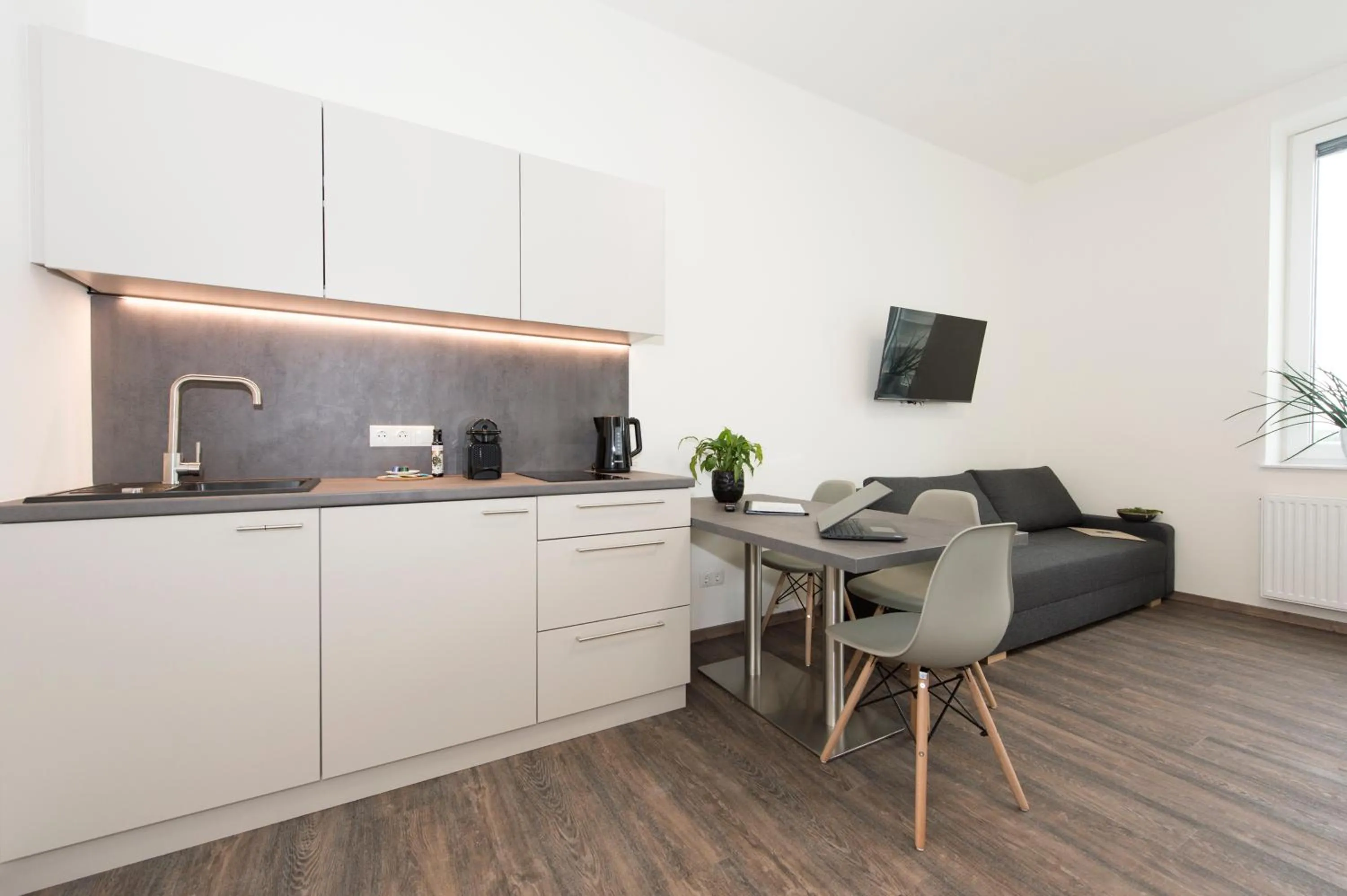 Photo of the whole room in TT-ROOMS - kontaktlos mit Self Check-in I FREE PARKING