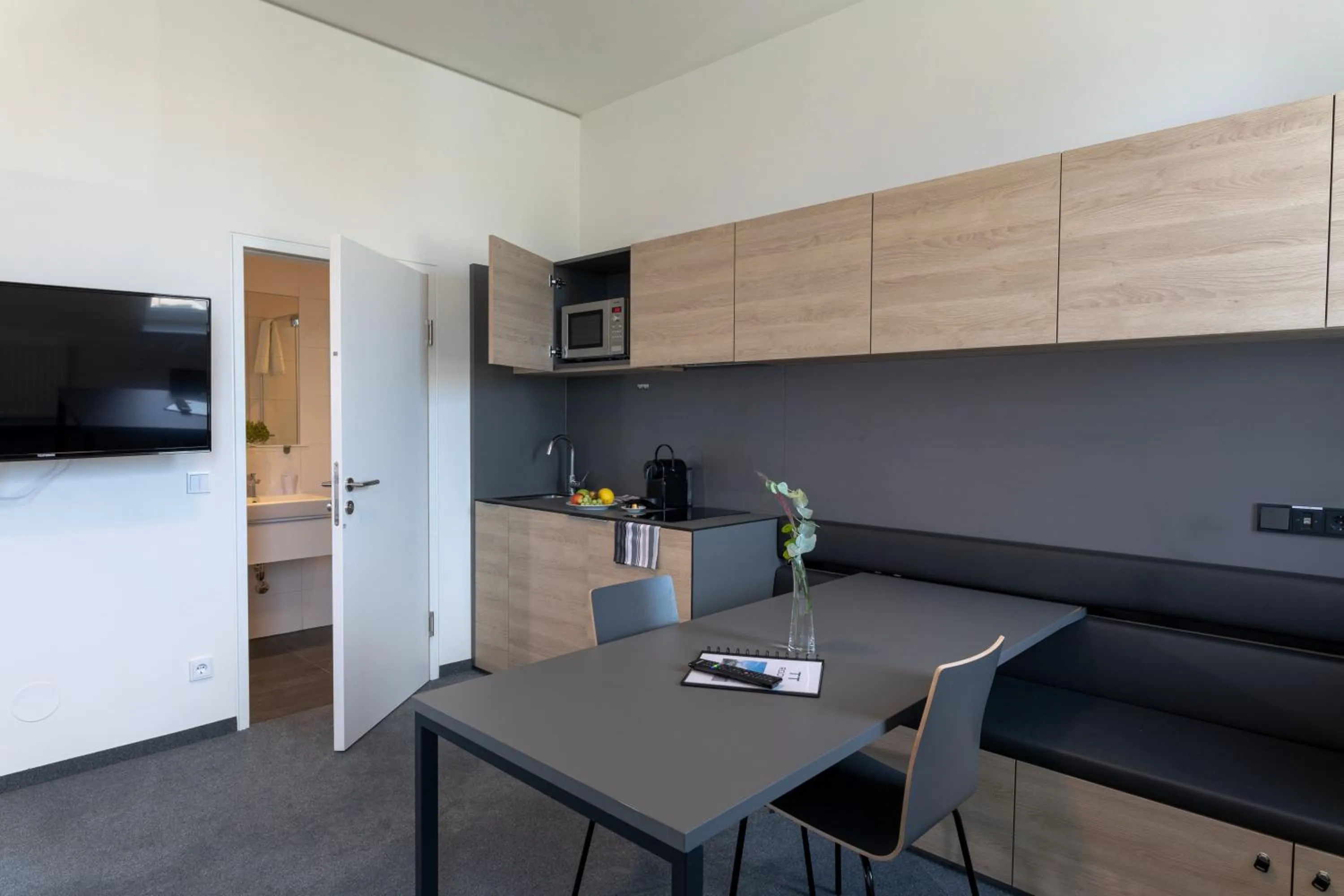 Kitchen or kitchenette in TT-ROOMS - kontaktlos mit Self Check-in I FREE PARKING