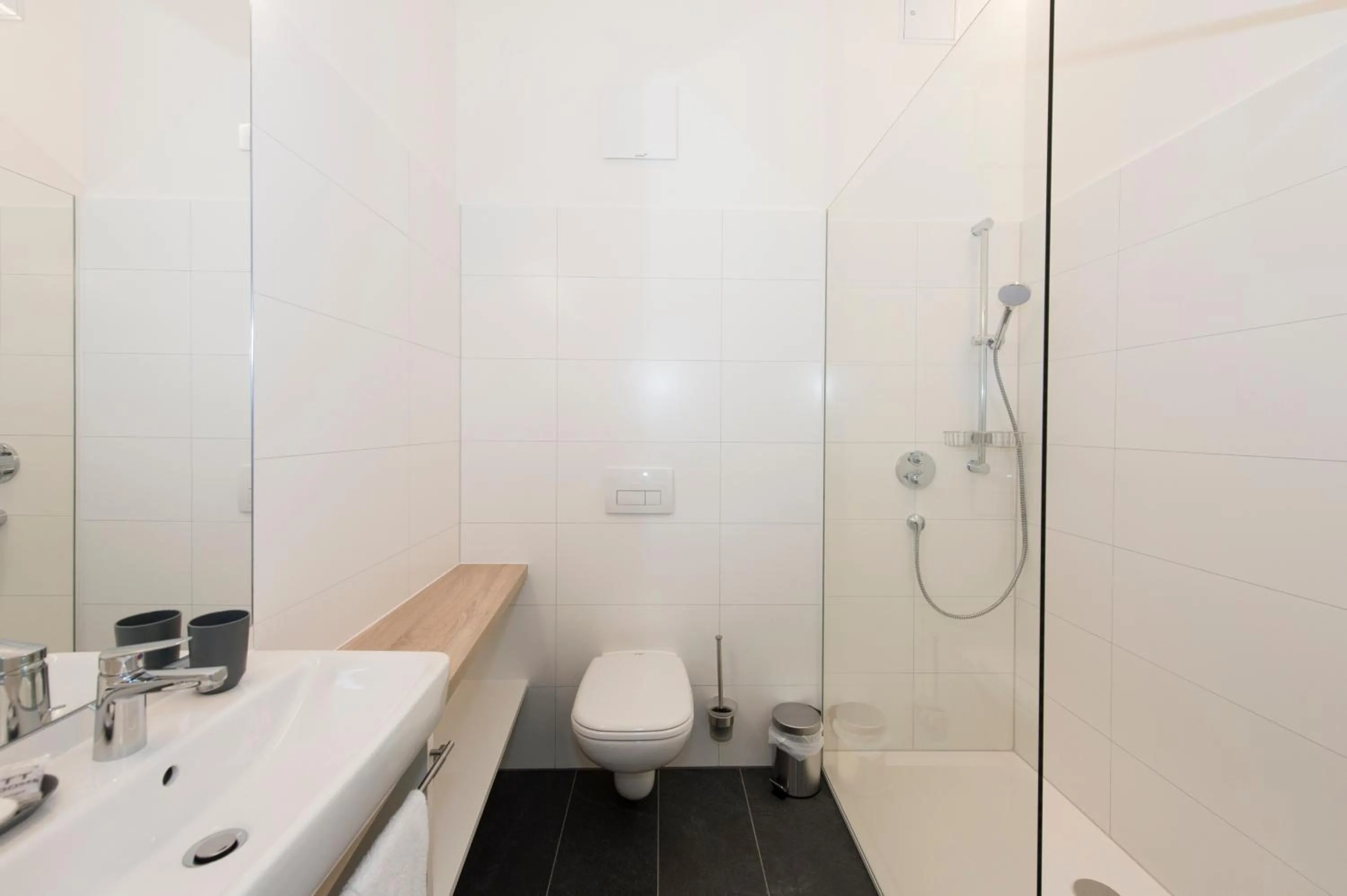 Bathroom in TT-ROOMS - kontaktlos mit Self Check-in I FREE PARKING