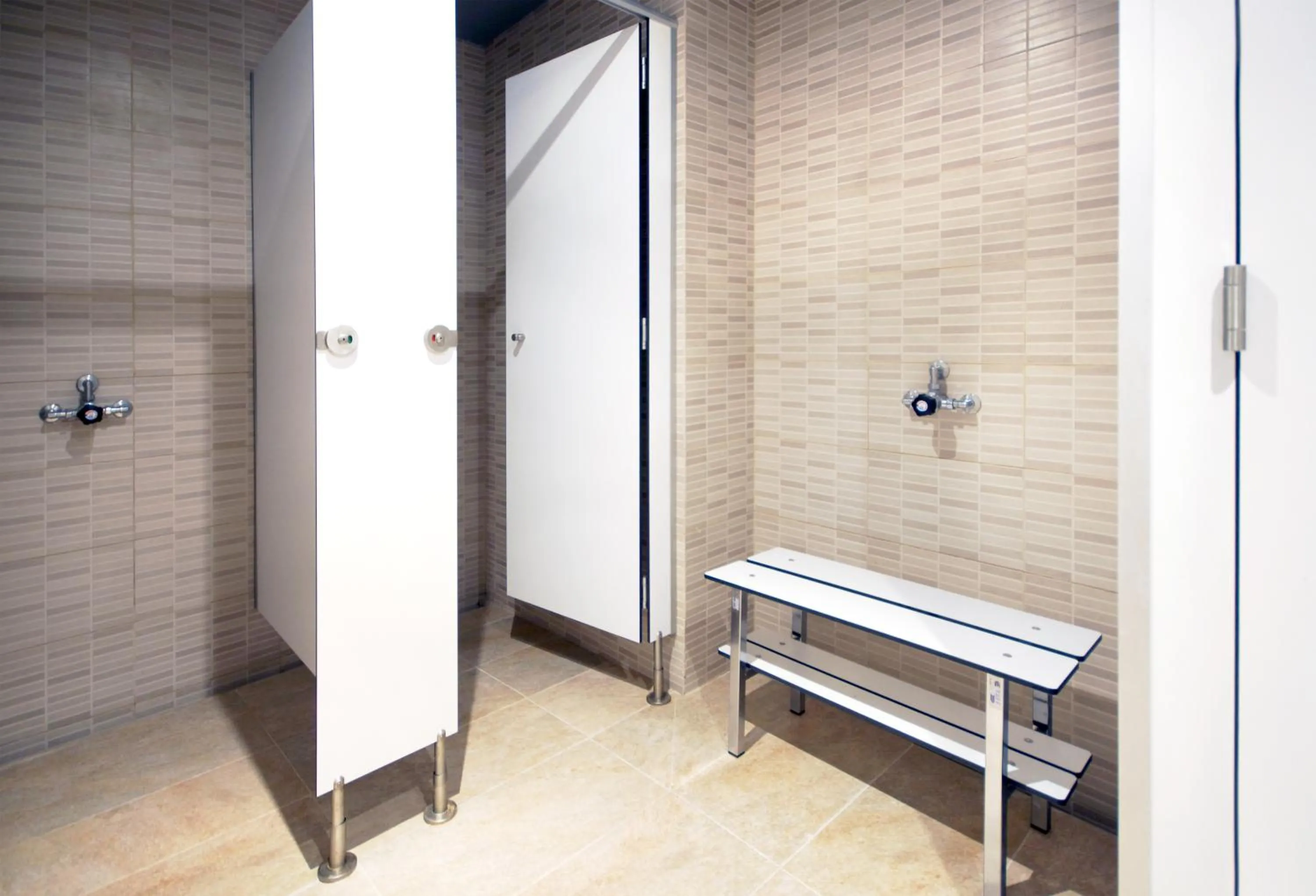 Shower in Black Swan Hostel