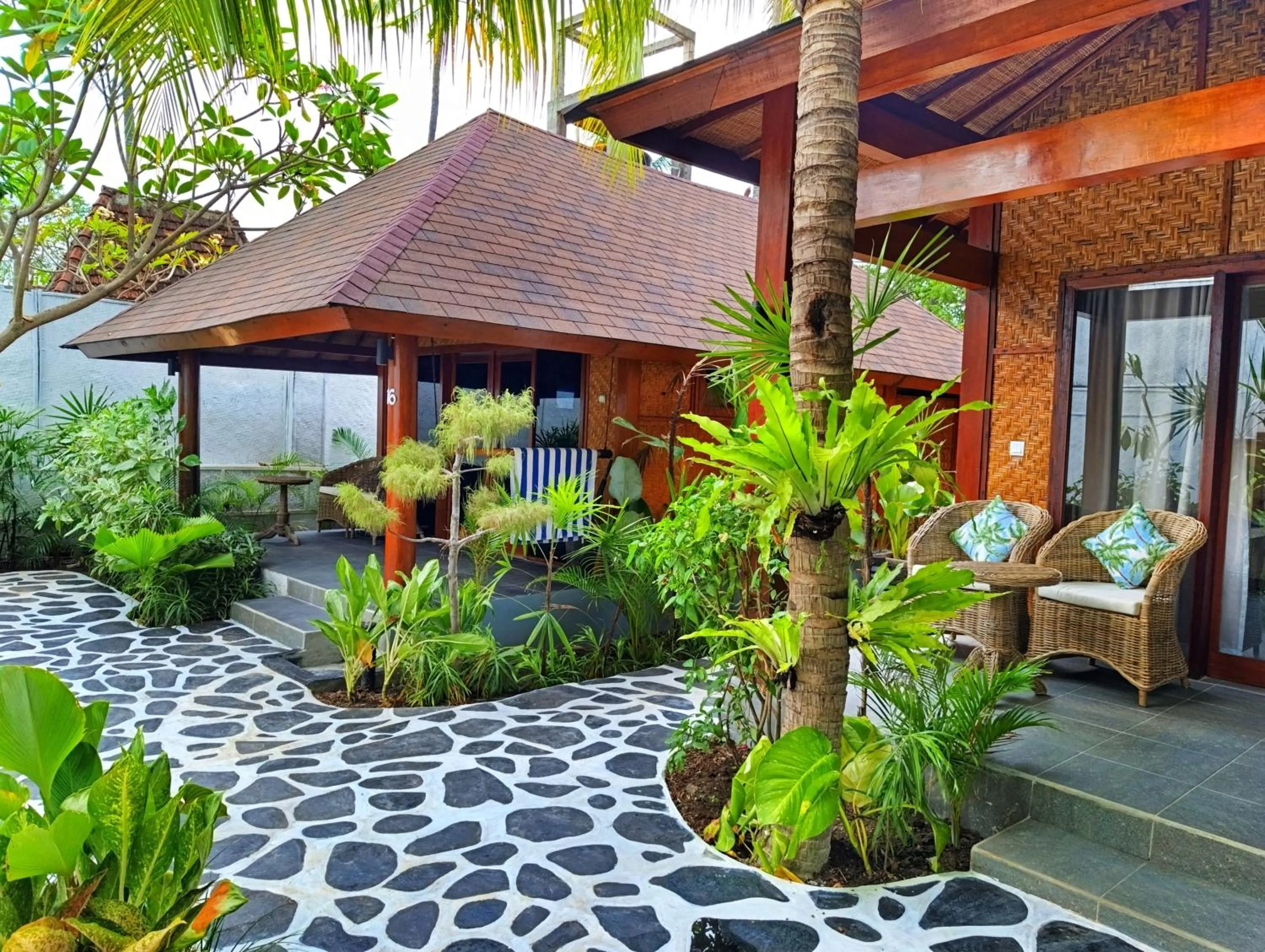 Scallywags Beach Club