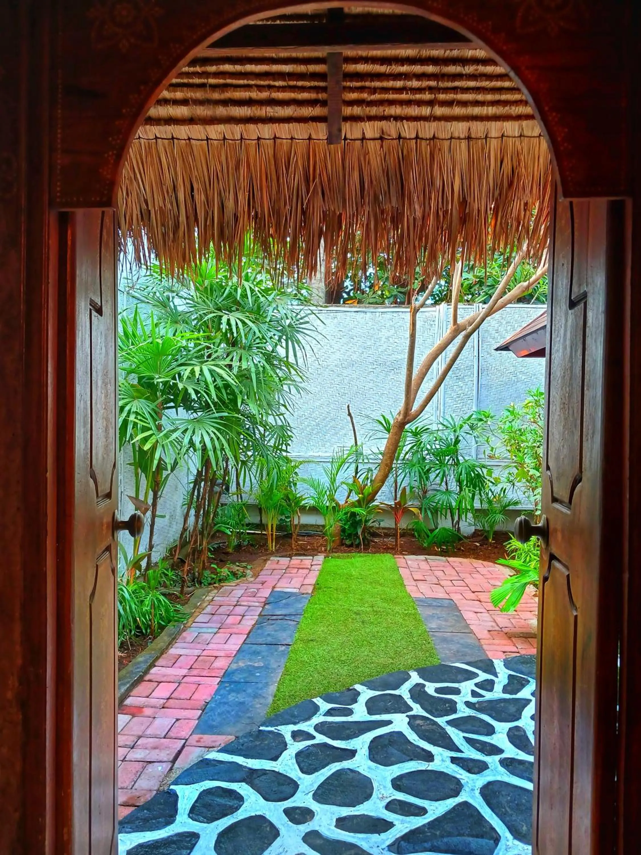 Scallywags Beach Club